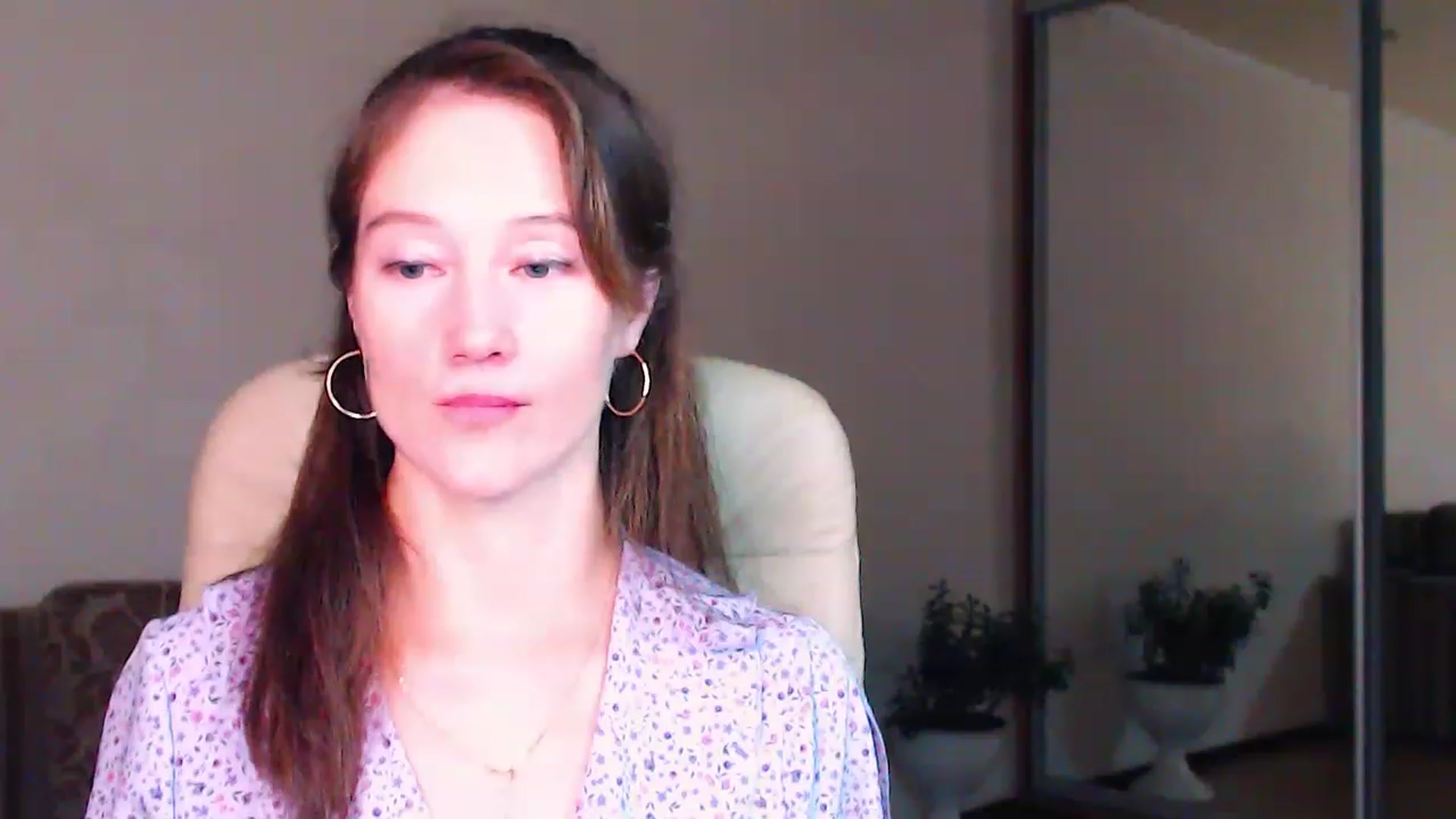 Gallery image thumbnail from ALYONKA__'s myfreecams stream on, 06/17/2023, 22:35 image 17 of 20