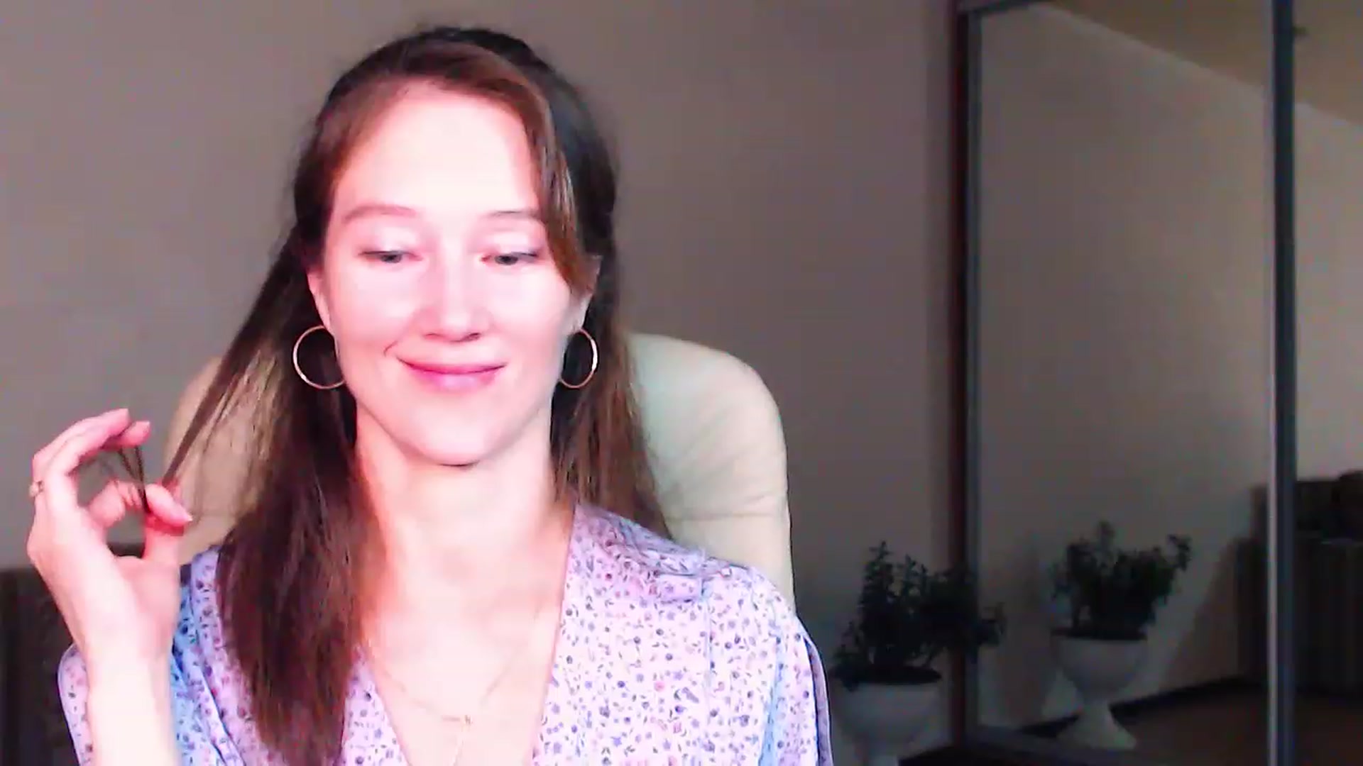 Gallery image thumbnail from ALYONKA__'s myfreecams stream on, 06/17/2023, 22:35 image 20 of 20