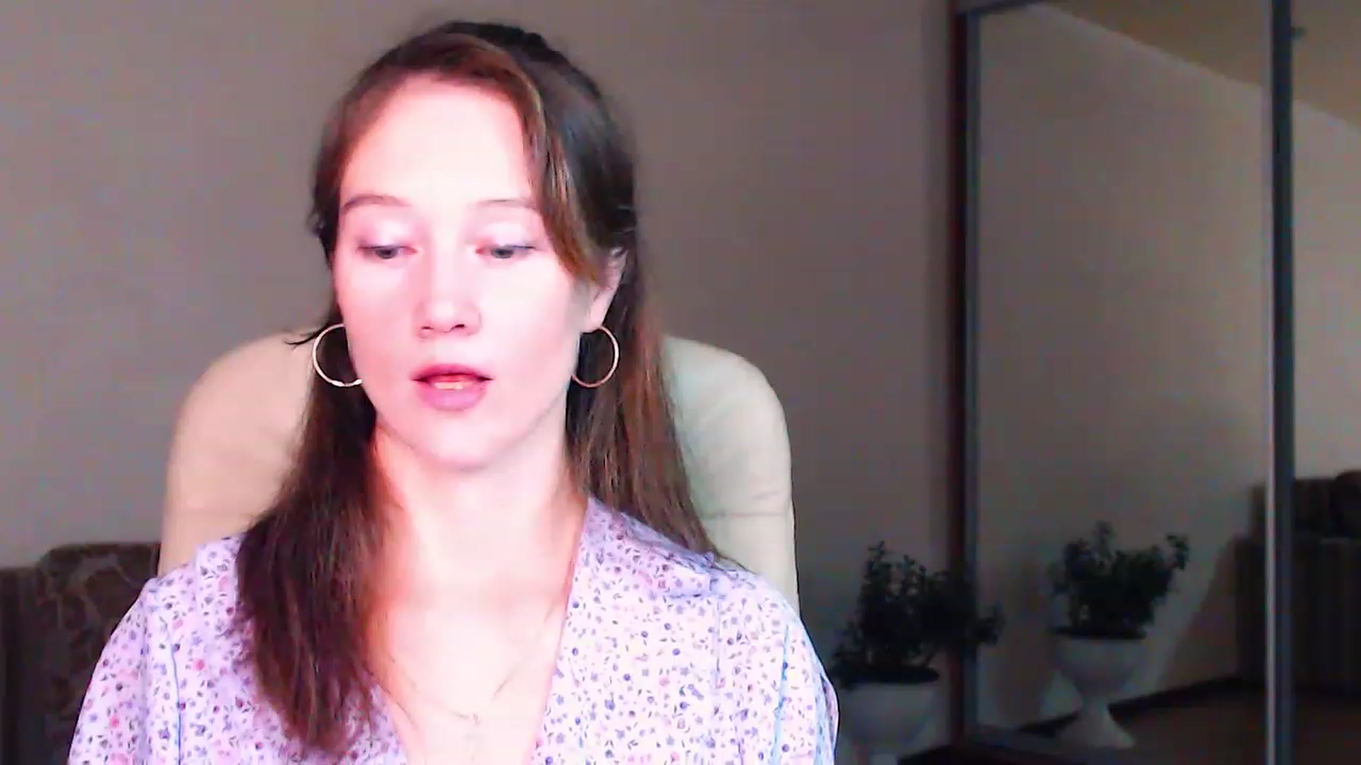 Gallery image thumbnail from ALYONKA__'s myfreecams stream on, 06/17/2023, 22:35 image 12 of 20