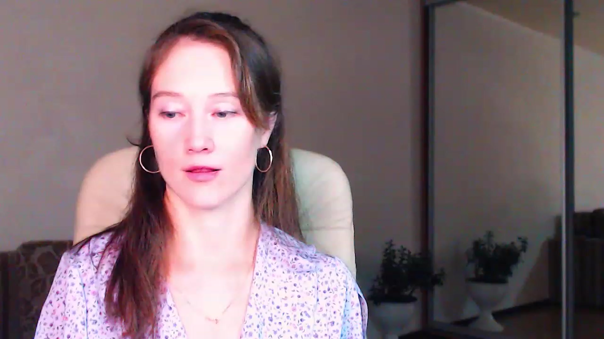 Gallery image thumbnail from ALYONKA__'s myfreecams stream on, 06/17/2023, 22:35 image 15 of 20