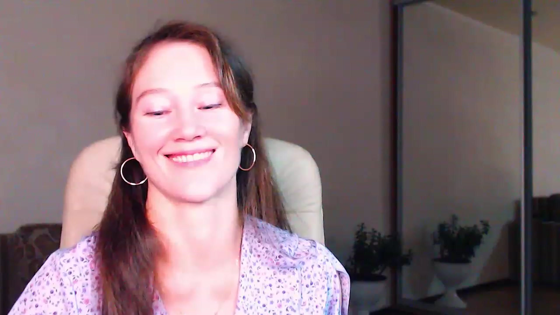 Gallery image thumbnail from ALYONKA__'s myfreecams stream on, 06/17/2023, 22:35 image 19 of 20