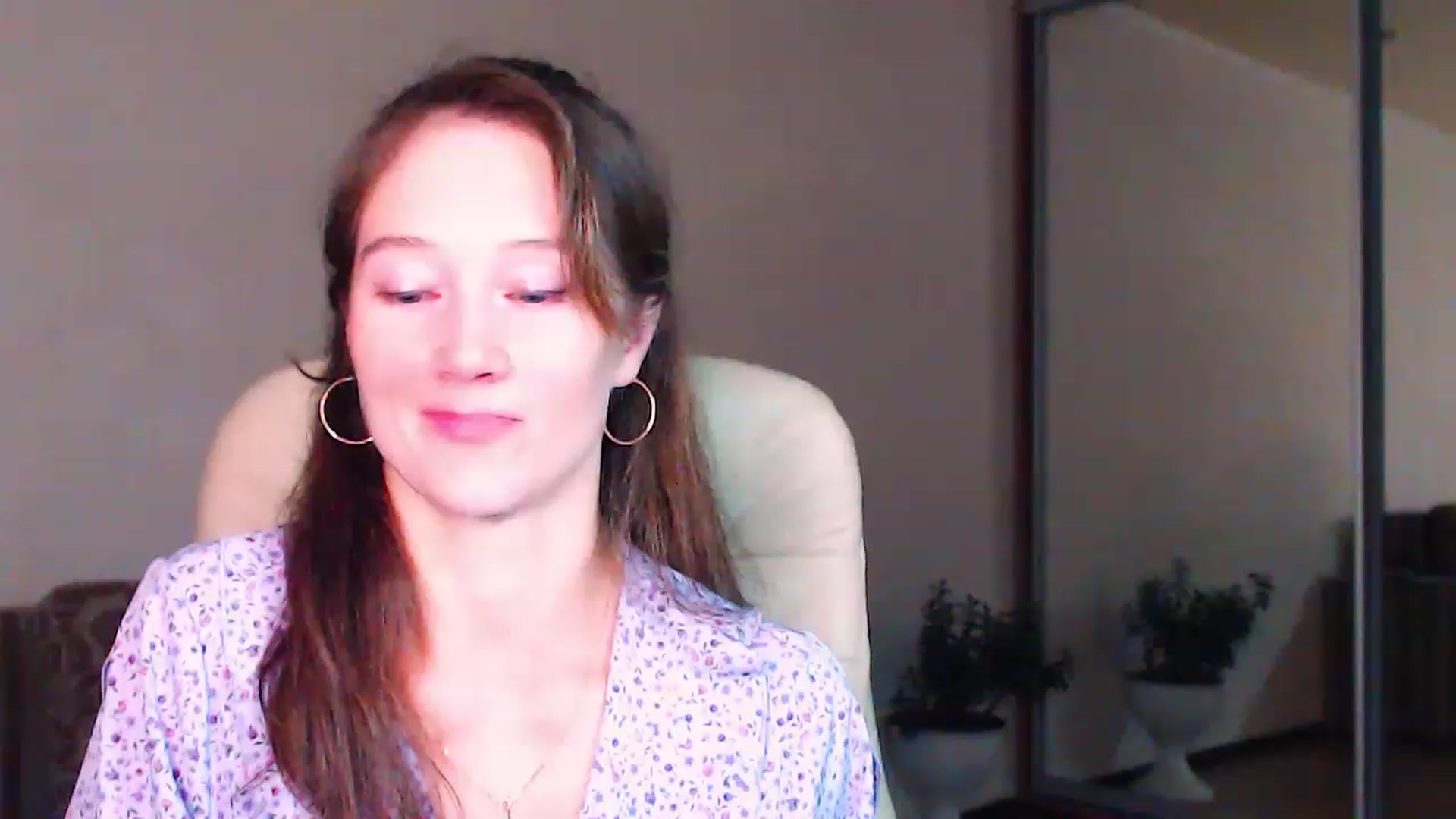Gallery image thumbnail from ALYONKA__'s myfreecams stream on, 06/17/2023, 22:35 image 8 of 20