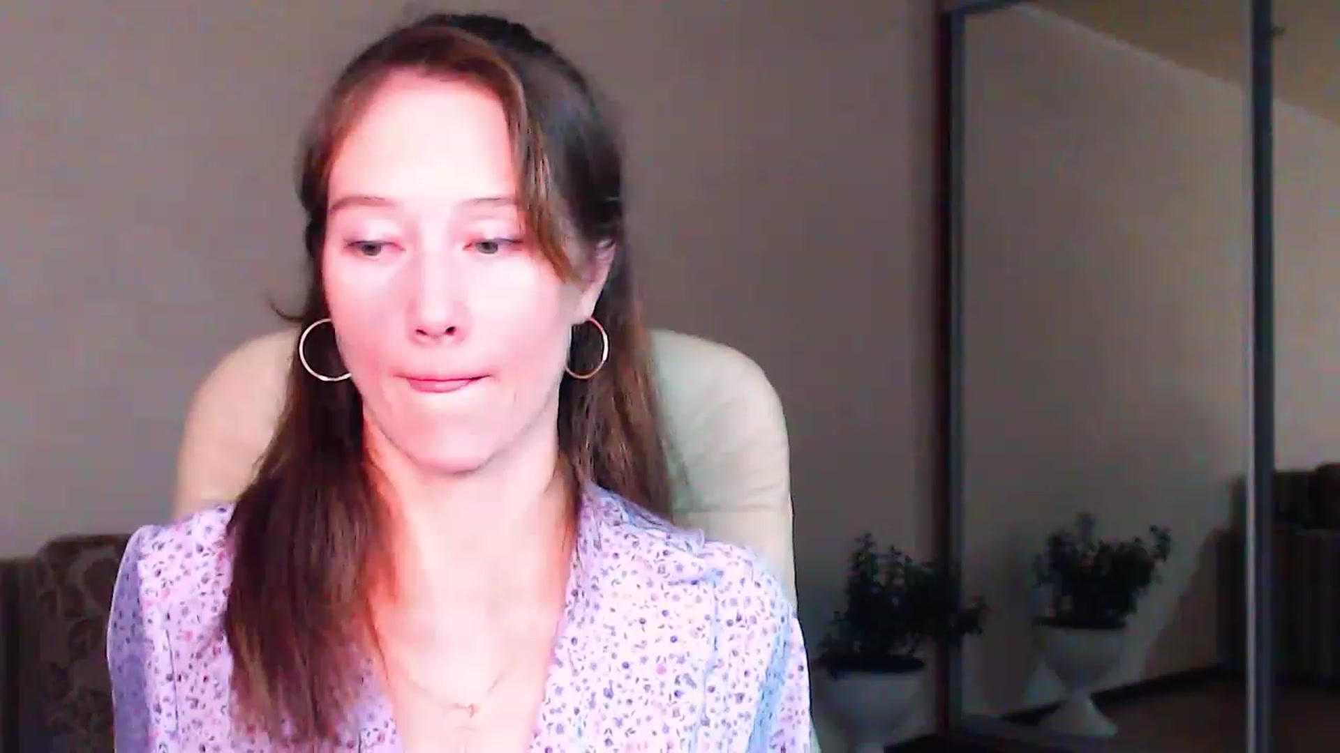 Gallery image thumbnail from ALYONKA__'s myfreecams stream on, 06/17/2023, 22:35 image 3 of 20