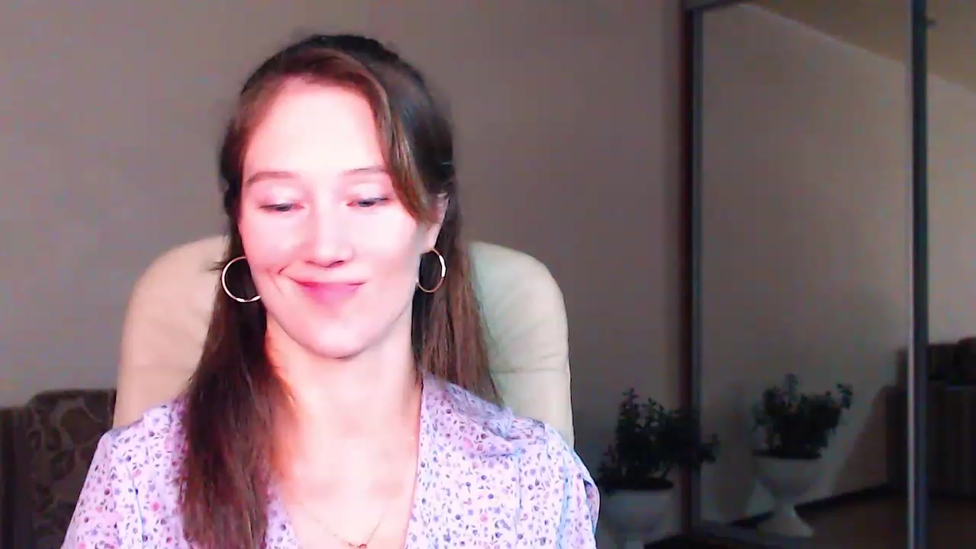 Gallery image thumbnail from ALYONKA__'s myfreecams stream on, 06/17/2023, 22:35 image 18 of 20