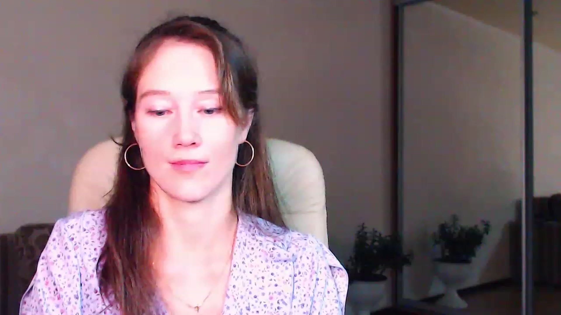 Gallery image thumbnail from ALYONKA__'s myfreecams stream on, 06/17/2023, 22:35 image 9 of 20