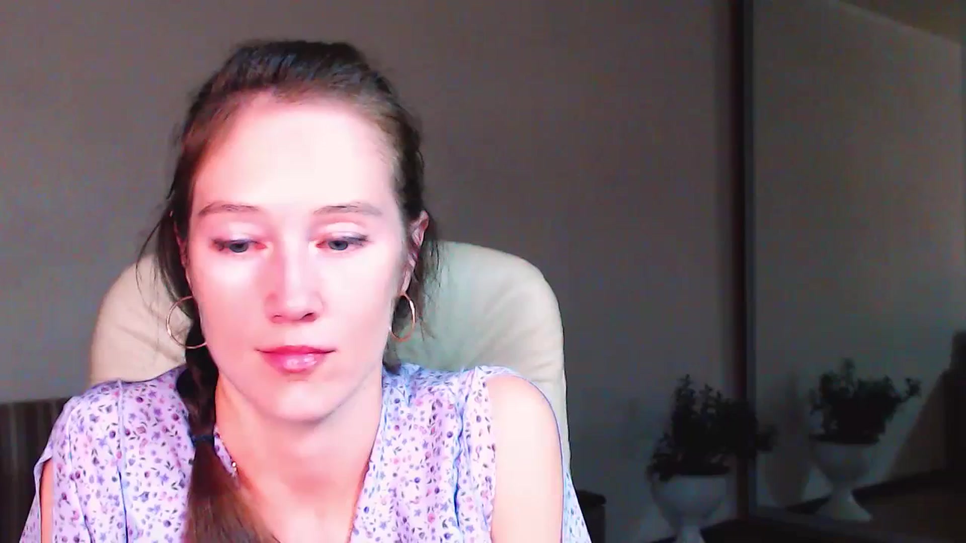 Gallery image thumbnail from ALYONKA__'s myfreecams stream on, 07/01/2023, 21:31 image 16 of 20