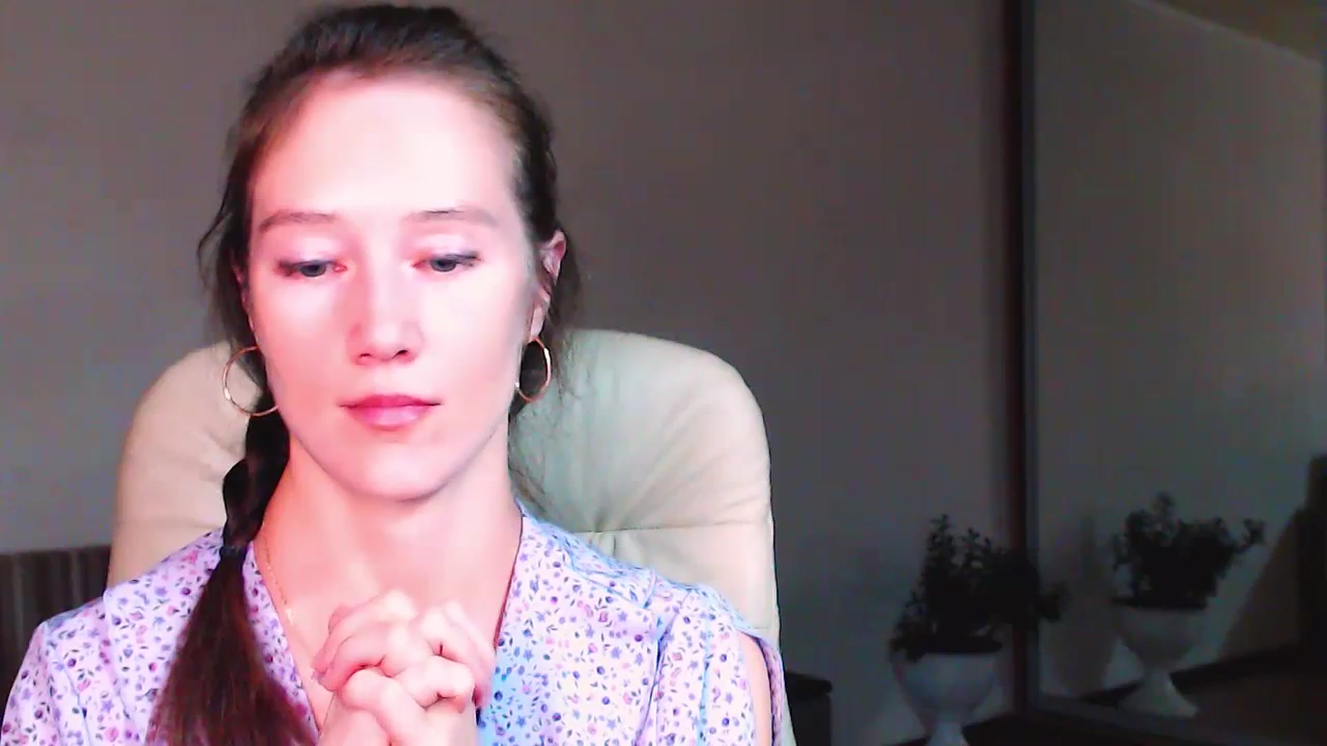 Gallery image thumbnail from ALYONKA__'s myfreecams stream on, 07/01/2023, 21:31 image 13 of 20