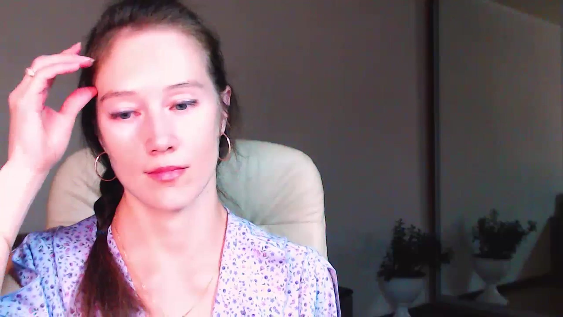 Gallery image thumbnail from ALYONKA__'s myfreecams stream on, 07/01/2023, 21:31 image 10 of 20