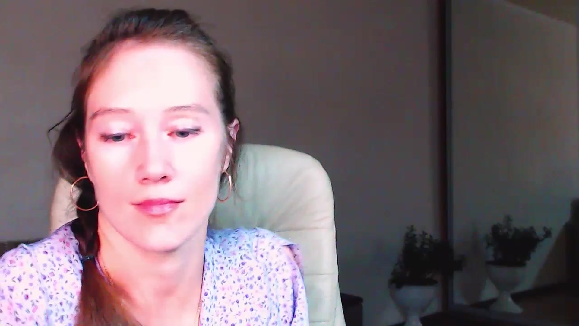 Gallery image thumbnail from ALYONKA__'s myfreecams stream on, 07/01/2023, 21:31 image 19 of 20