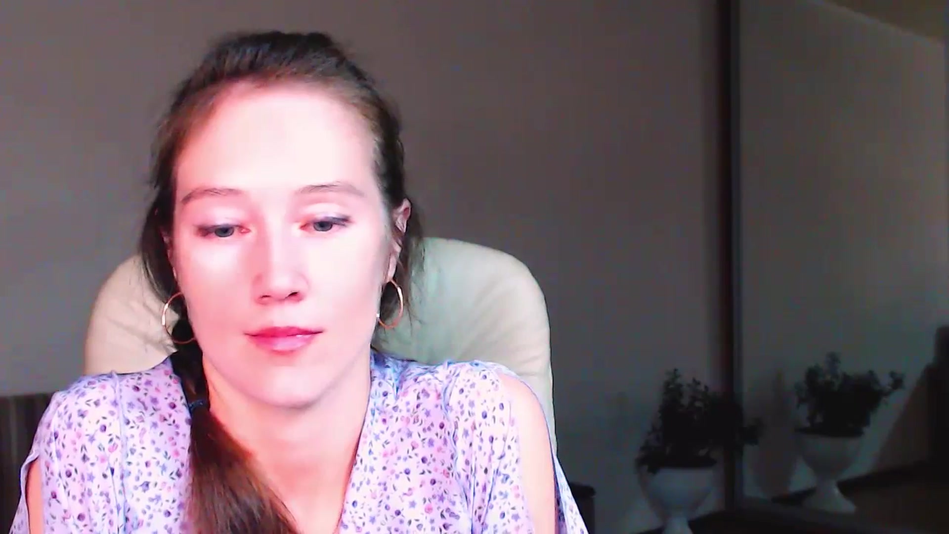Gallery image thumbnail from ALYONKA__'s myfreecams stream on, 07/01/2023, 21:31 image 9 of 20