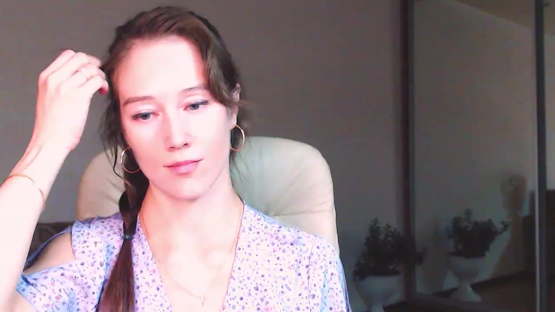 Gallery image thumbnail from ALYONKA__'s myfreecams stream on, 07/08/2023, 20:41 image 6 of 20