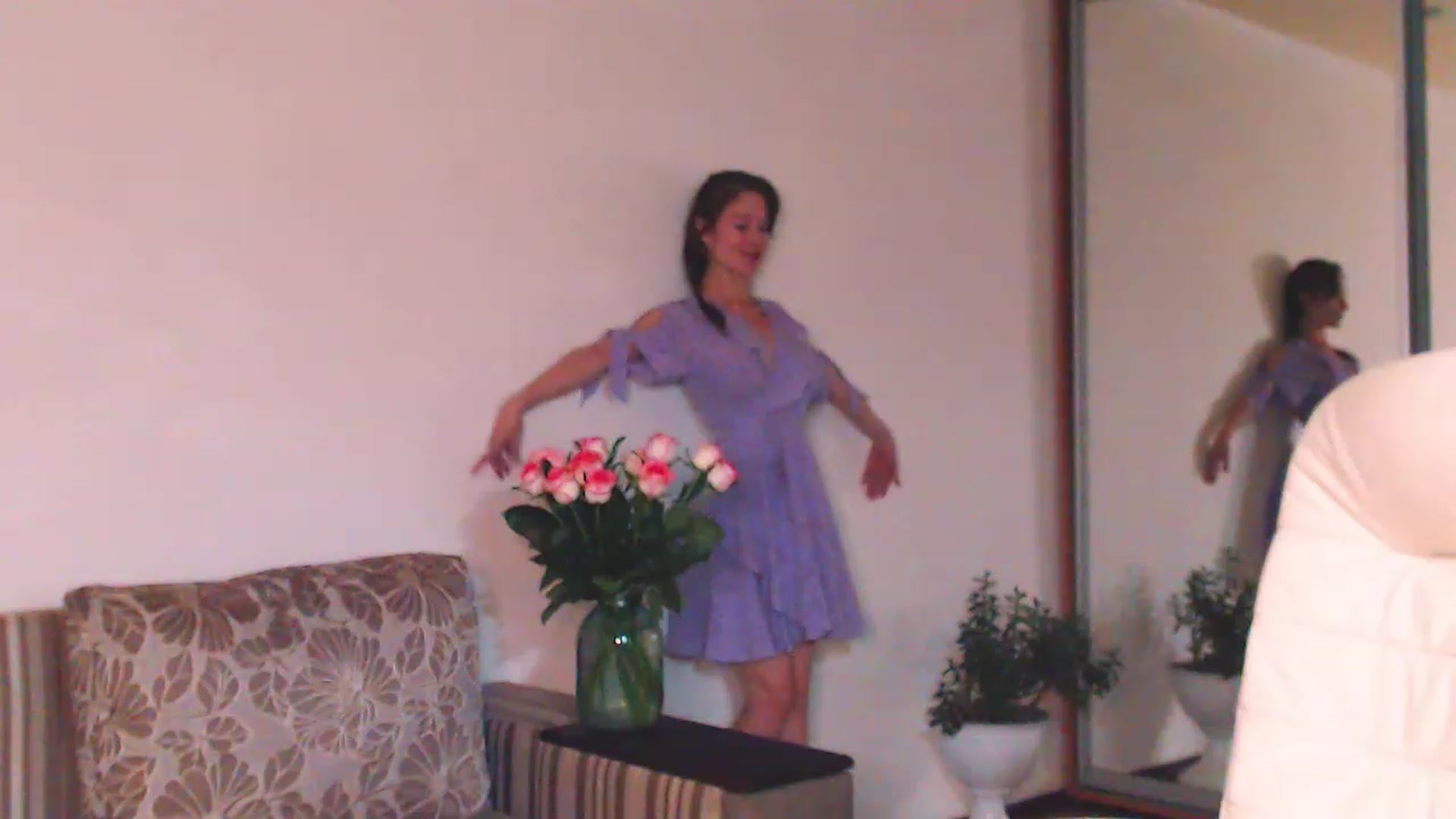 Gallery image thumbnail from ALYONKA__'s myfreecams stream on, 07/08/2023, 20:41 image 14 of 20