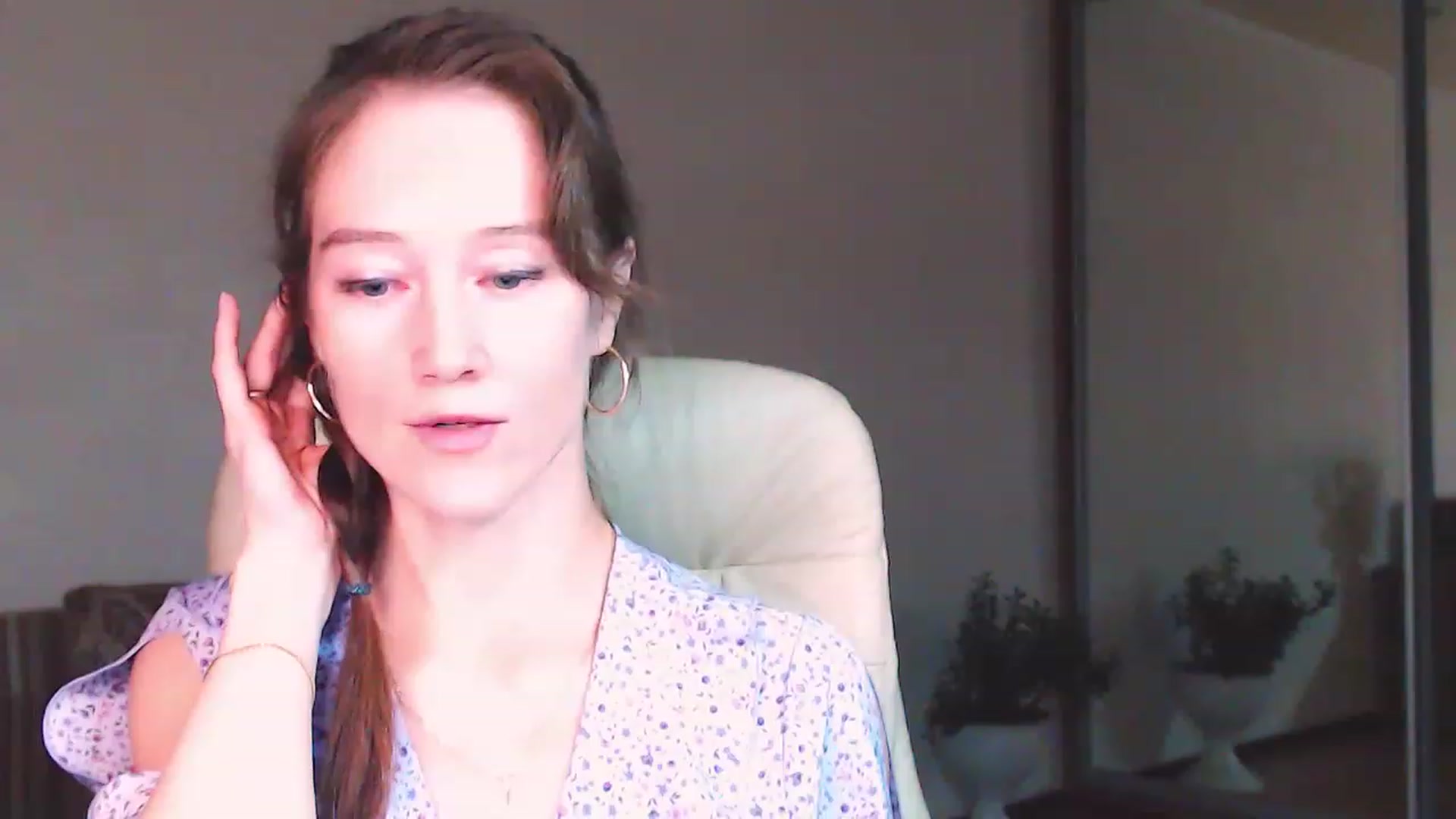 Gallery image thumbnail from ALYONKA__'s myfreecams stream on, 07/08/2023, 20:41 image 8 of 20