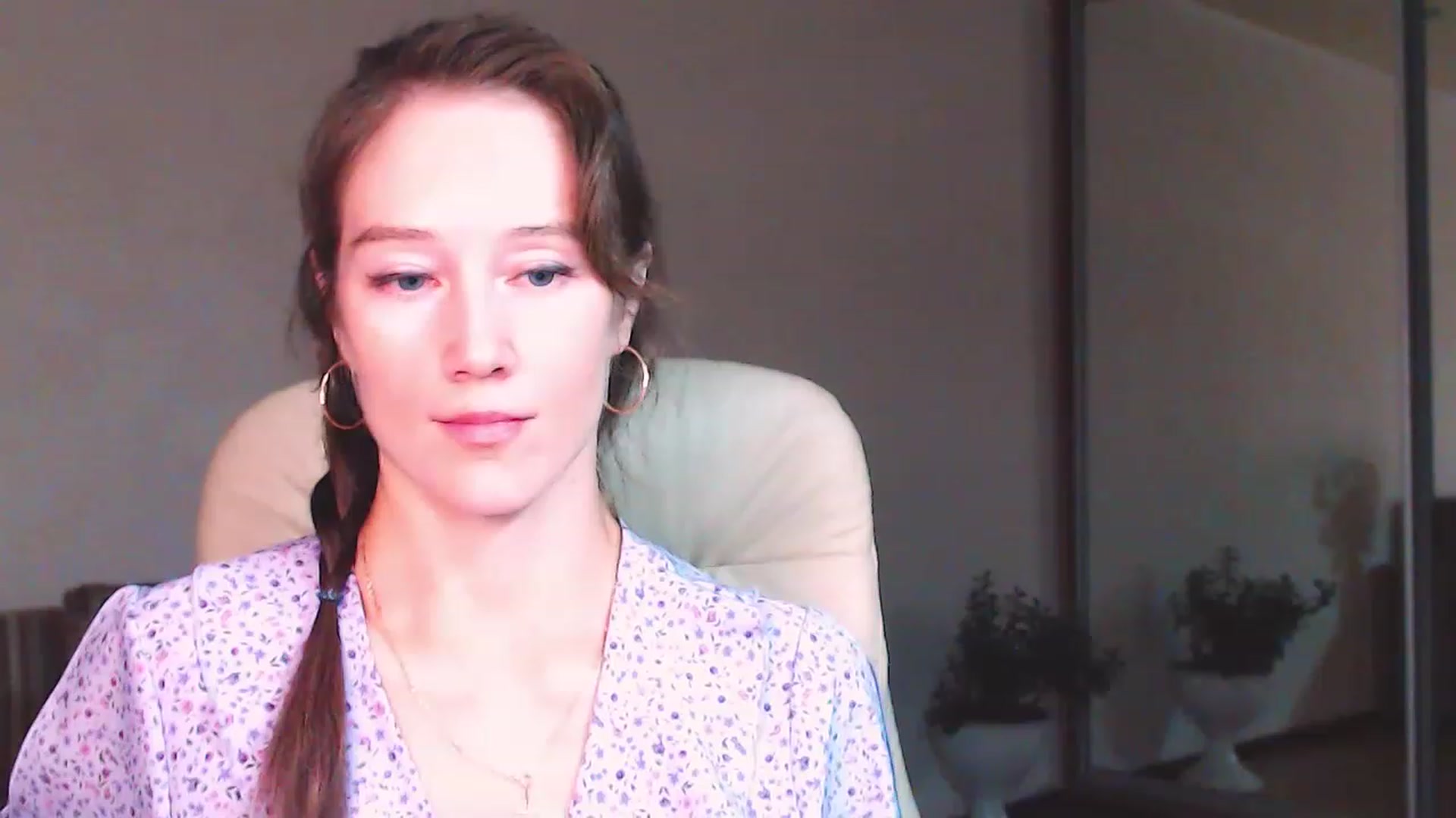 Gallery image thumbnail from ALYONKA__'s myfreecams stream on, 07/08/2023, 20:41 image 4 of 20