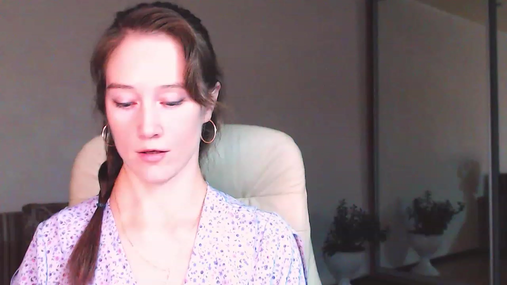 Gallery image thumbnail from ALYONKA__'s myfreecams stream on, 07/08/2023, 20:41 image 3 of 20