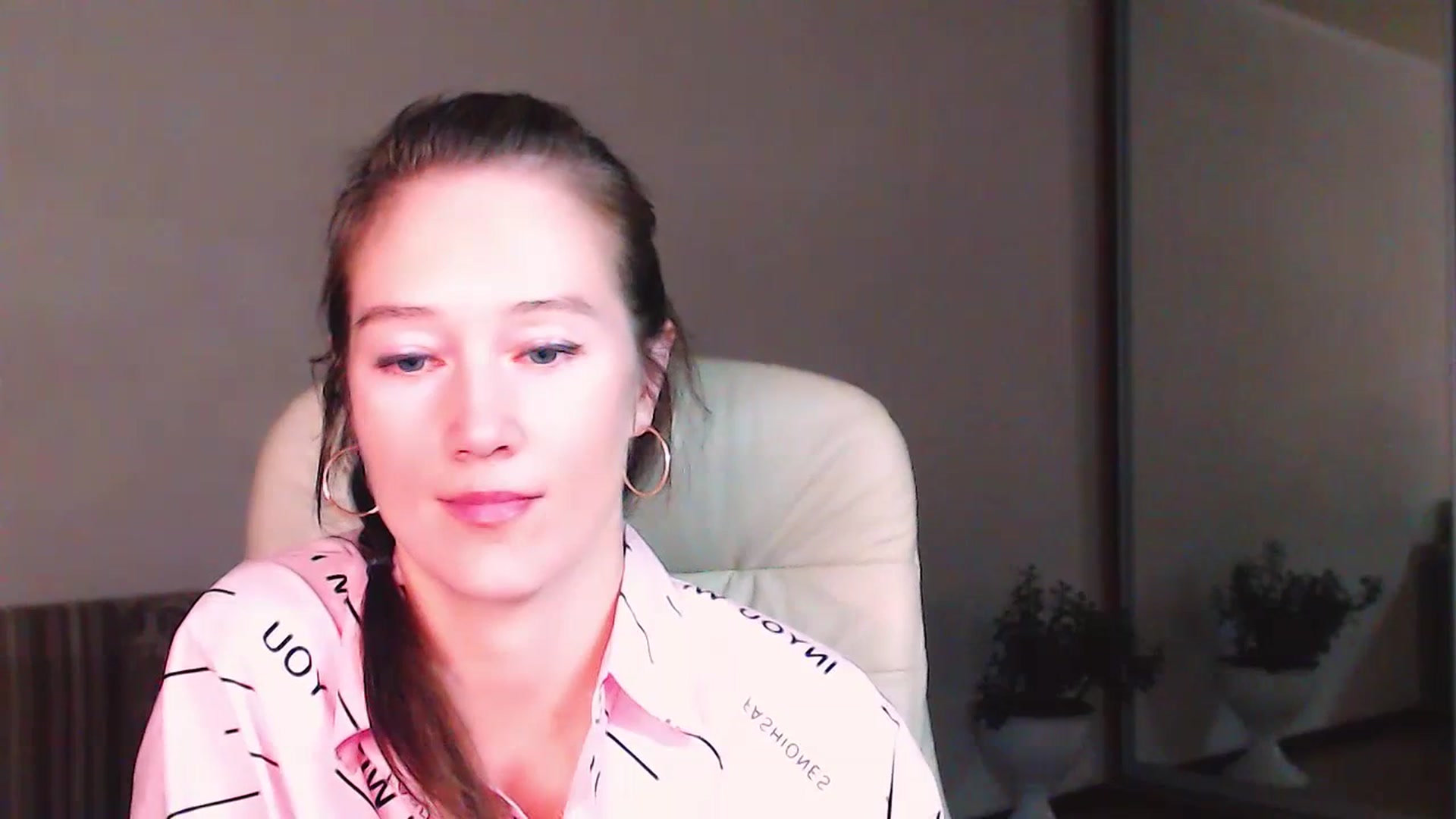 Gallery image thumbnail from ALYONKA__'s myfreecams stream on, 07/15/2023, 21:11 image 15 of 20