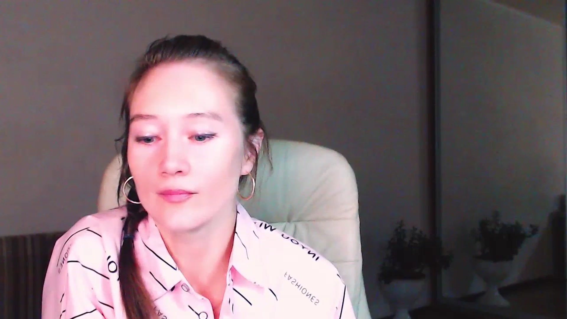 Gallery image thumbnail from ALYONKA__'s myfreecams stream on, 07/15/2023, 21:11 image 13 of 20