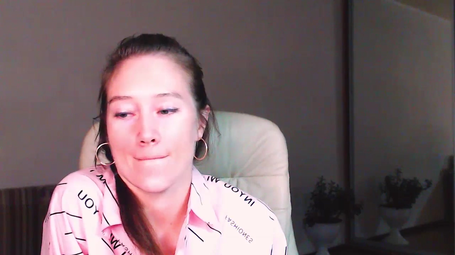 Gallery image thumbnail from ALYONKA__'s myfreecams stream on, 07/15/2023, 21:11 image 18 of 20