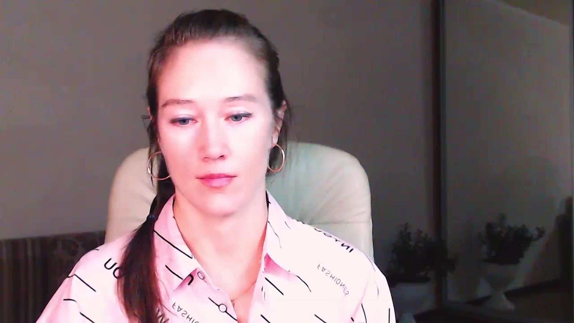 Gallery image thumbnail from ALYONKA__'s myfreecams stream on, 07/15/2023, 21:11 image 1 of 20