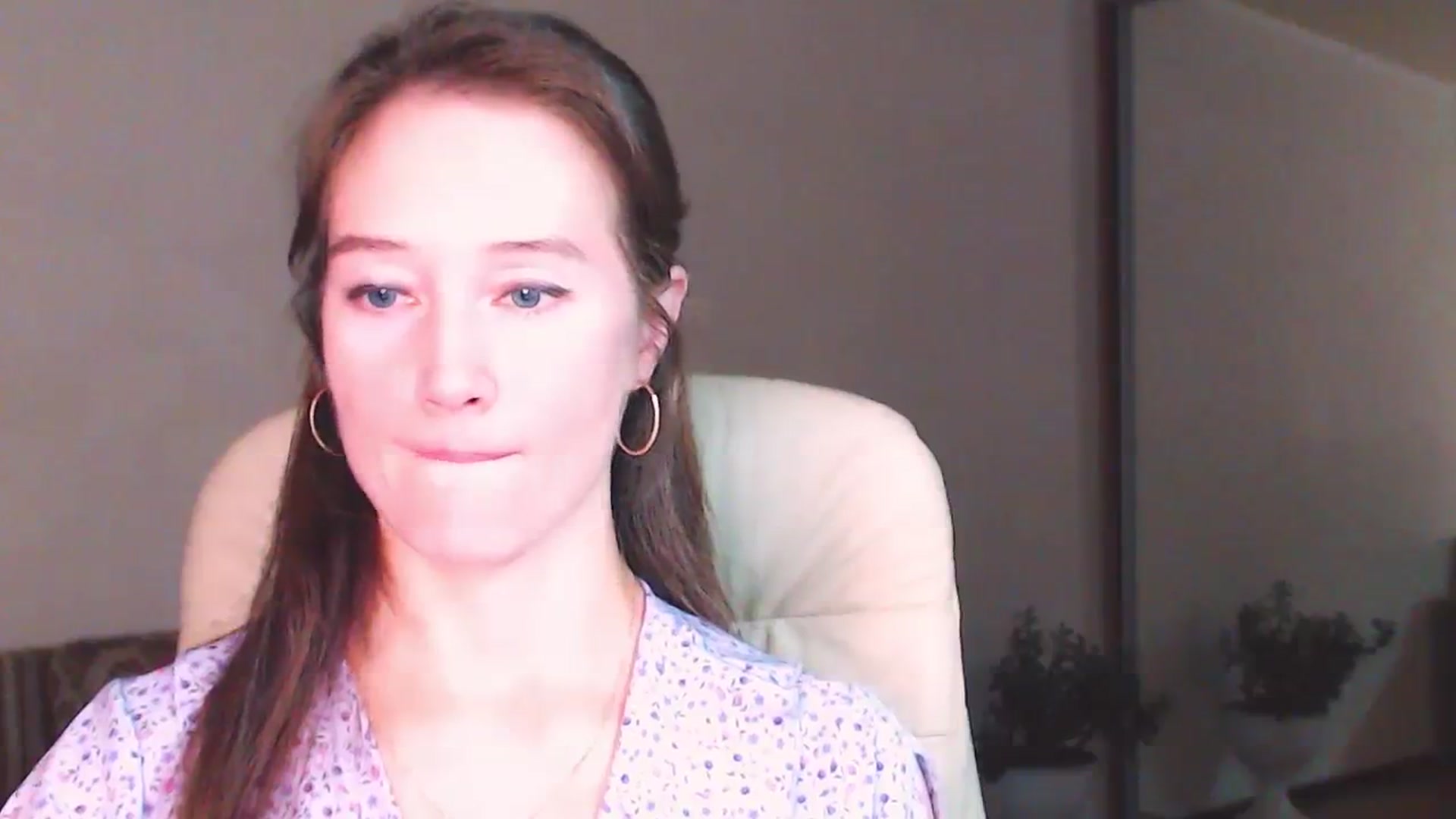 Gallery image thumbnail from ALYONKA__'s myfreecams stream on, 07/22/2023, 22:02 image 4 of 20