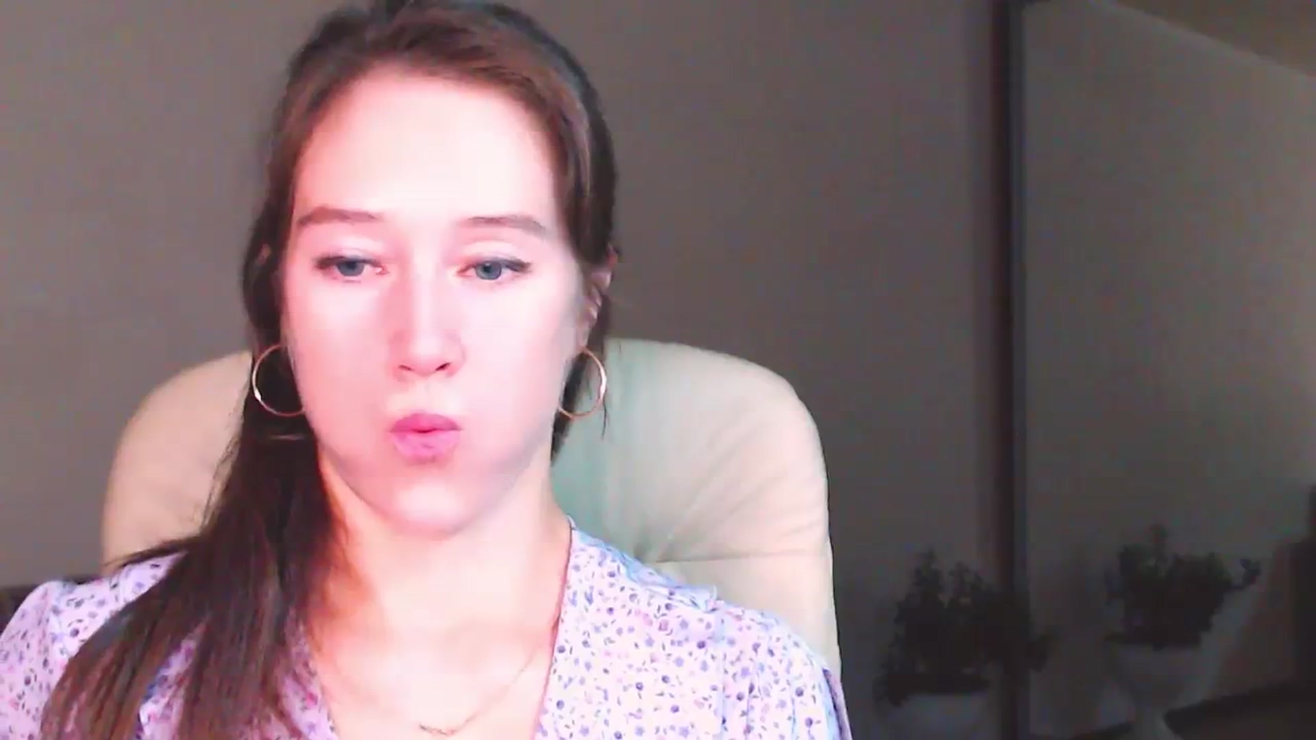 Gallery image thumbnail from ALYONKA__'s myfreecams stream on, 07/22/2023, 23:00 image 14 of 20