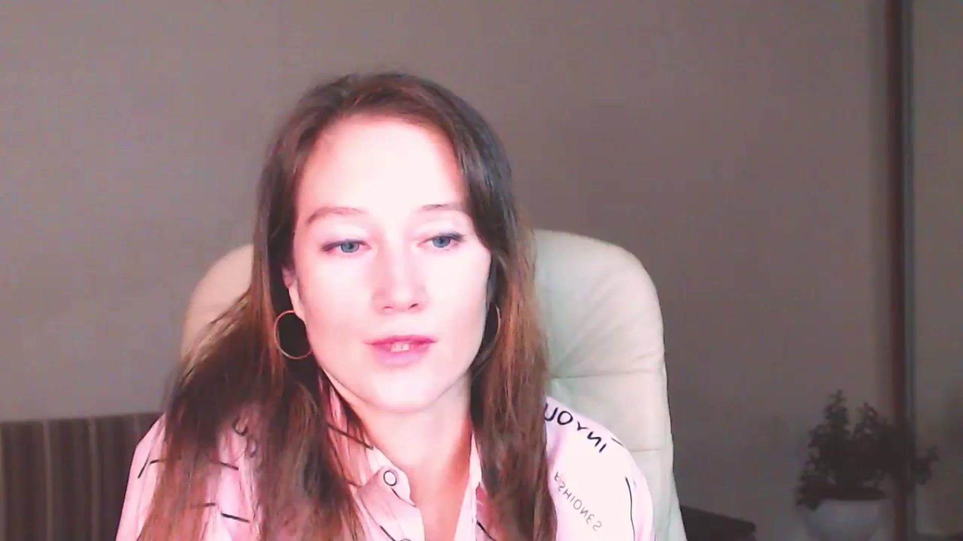 Gallery image thumbnail from ALYONKA__'s myfreecams stream on, 07/29/2023, 23:29 image 7 of 20