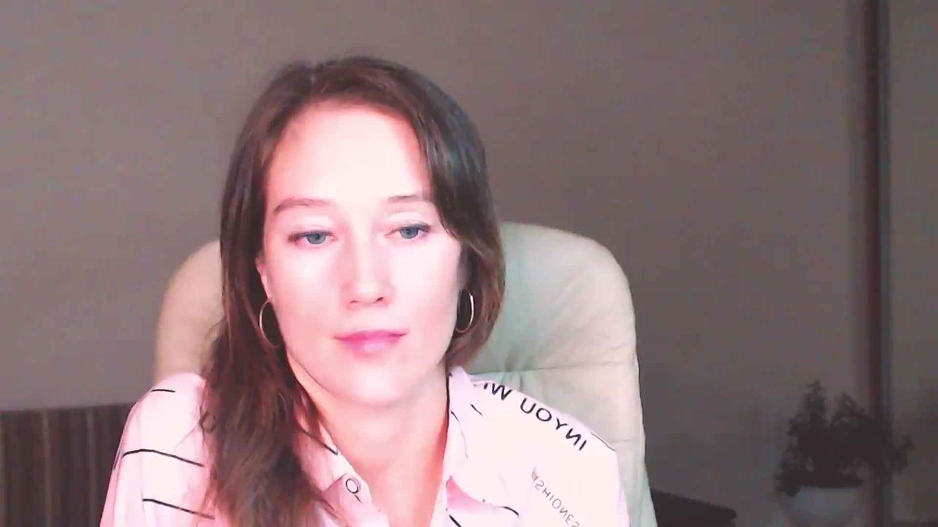 Gallery image thumbnail from ALYONKA__'s myfreecams stream on, 07/29/2023, 23:29 image 19 of 20