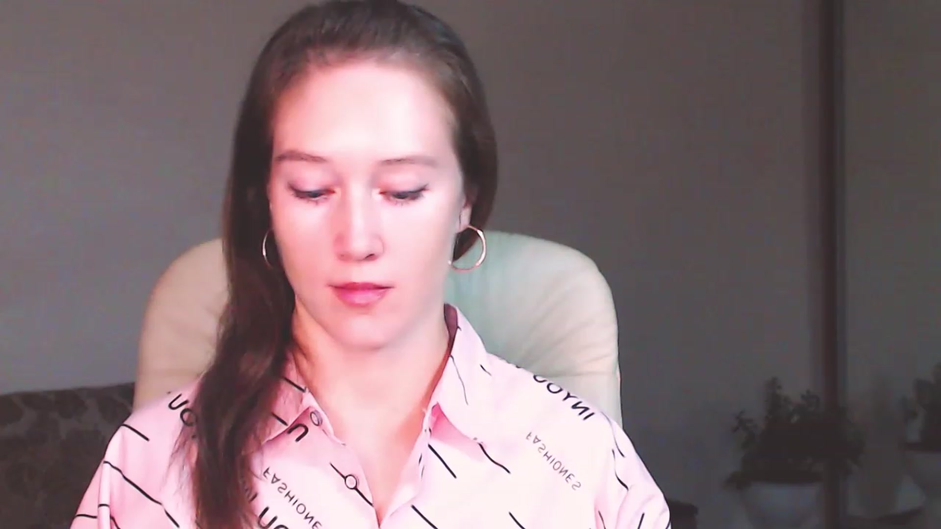 Gallery image thumbnail from ALYONKA__'s myfreecams stream on, 08/05/2023, 21:34 image 5 of 20