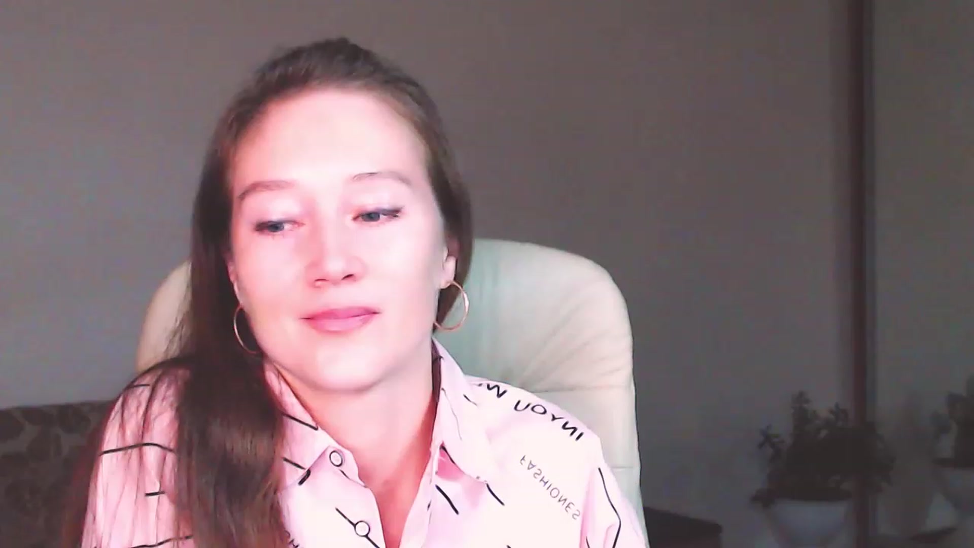 Gallery image thumbnail from ALYONKA__'s myfreecams stream on, 08/05/2023, 21:34 image 8 of 20