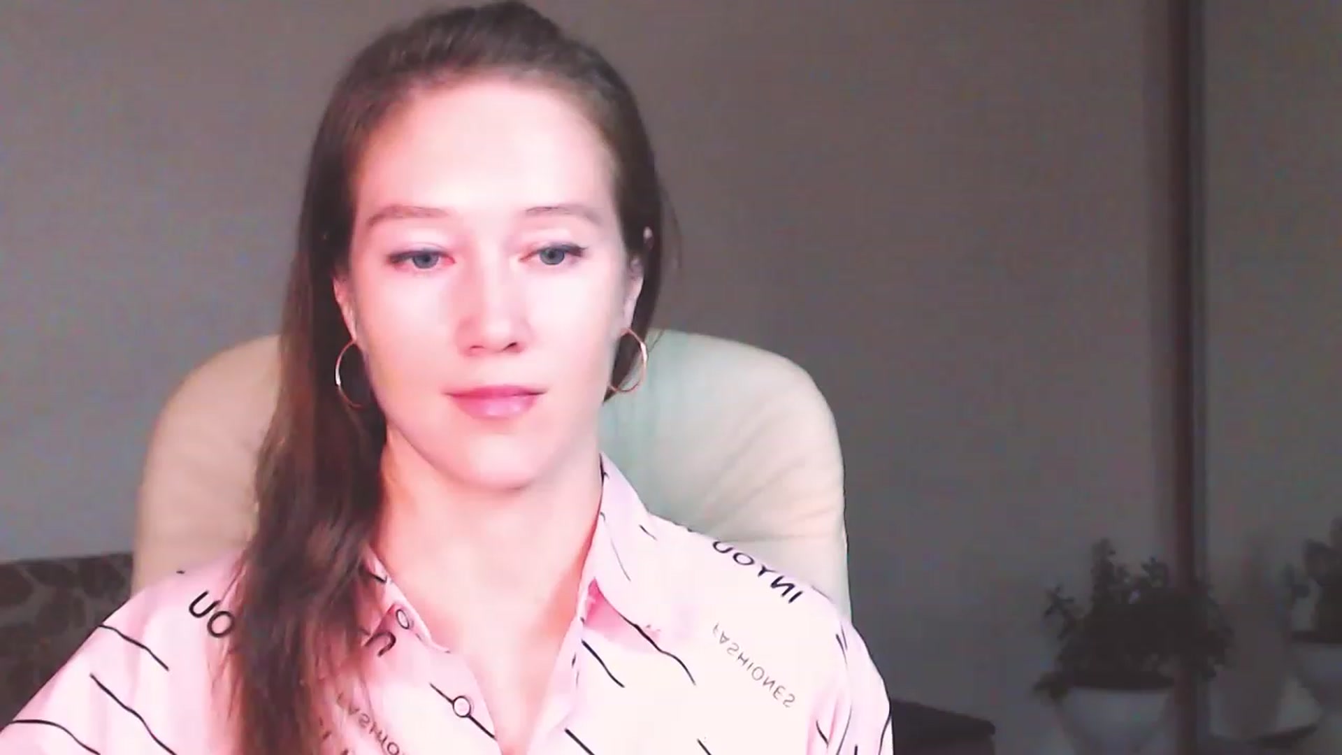 Gallery image thumbnail from ALYONKA__'s myfreecams stream on, 08/05/2023, 21:34 image 17 of 20