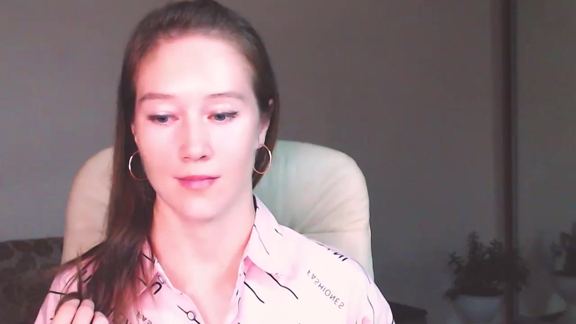 Gallery image thumbnail from ALYONKA__'s myfreecams stream on, 08/05/2023, 21:34 image 14 of 20