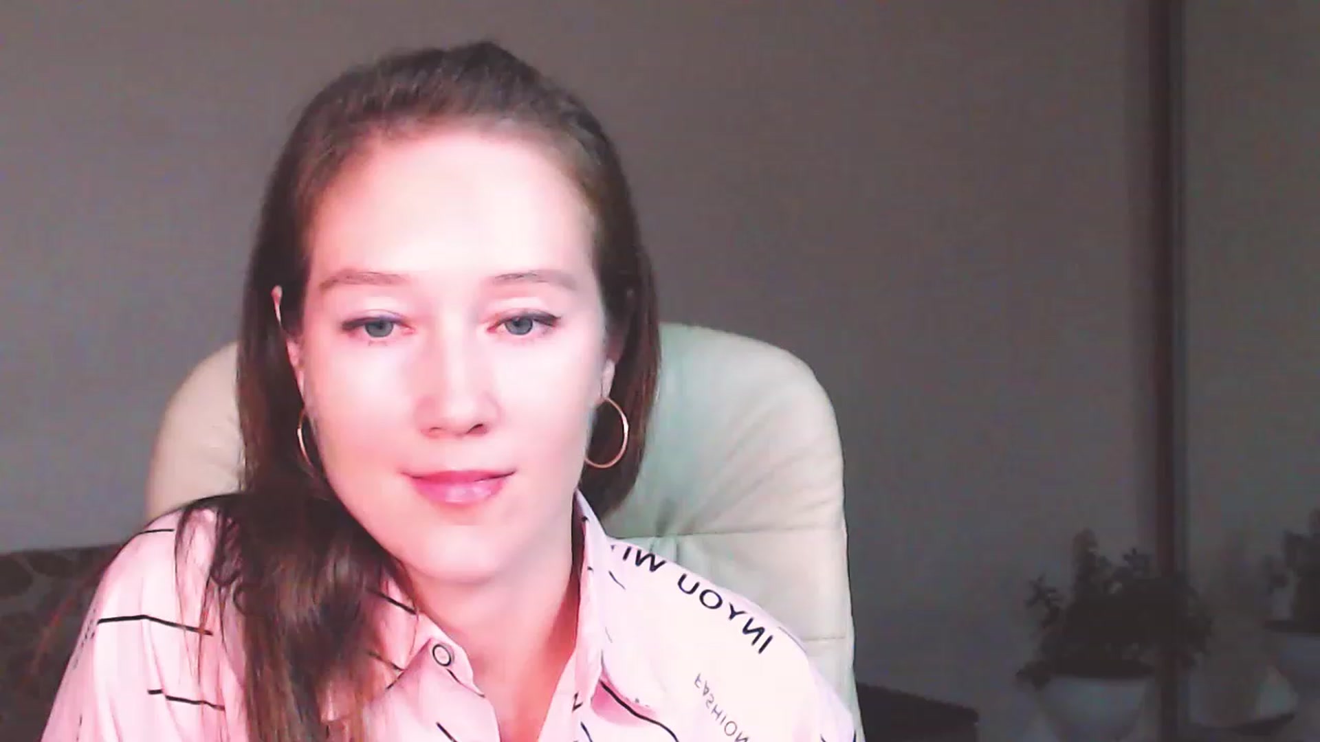 Gallery image thumbnail from ALYONKA__'s myfreecams stream on, 08/05/2023, 21:34 image 15 of 20