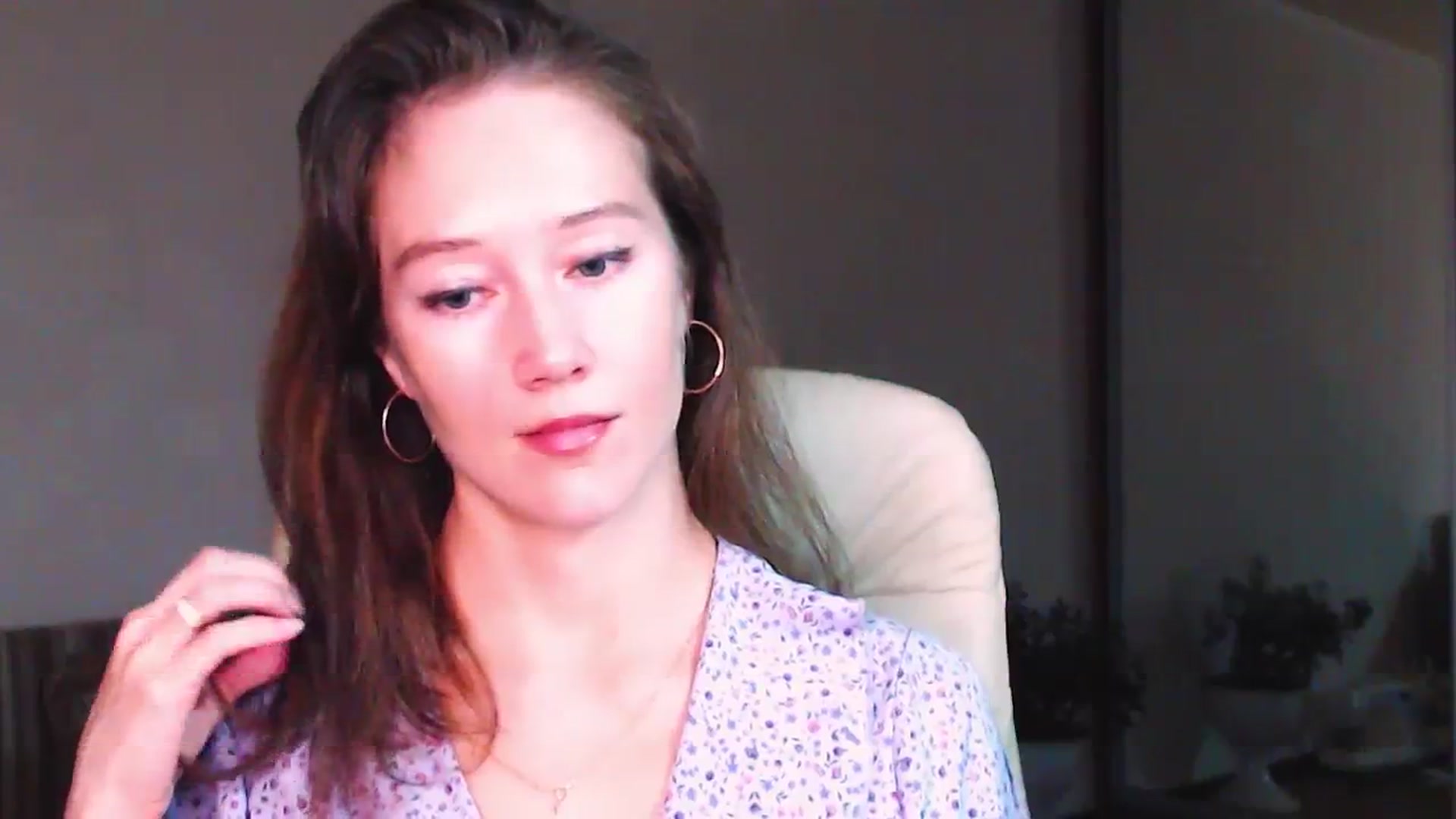 Gallery image thumbnail from ALYONKA__'s myfreecams stream on, 08/12/2023, 21:09 image 4 of 20