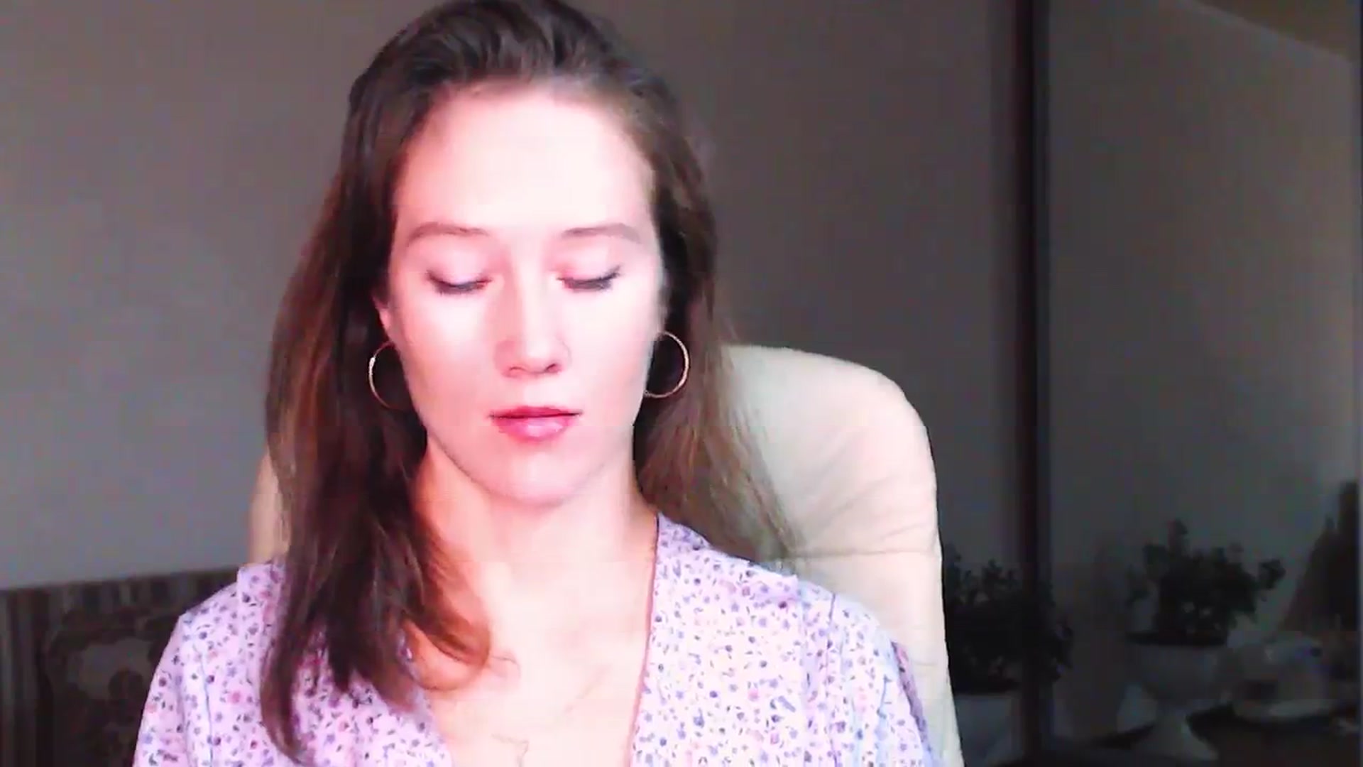Gallery image thumbnail from ALYONKA__'s myfreecams stream on, 08/12/2023, 21:09 image 8 of 20