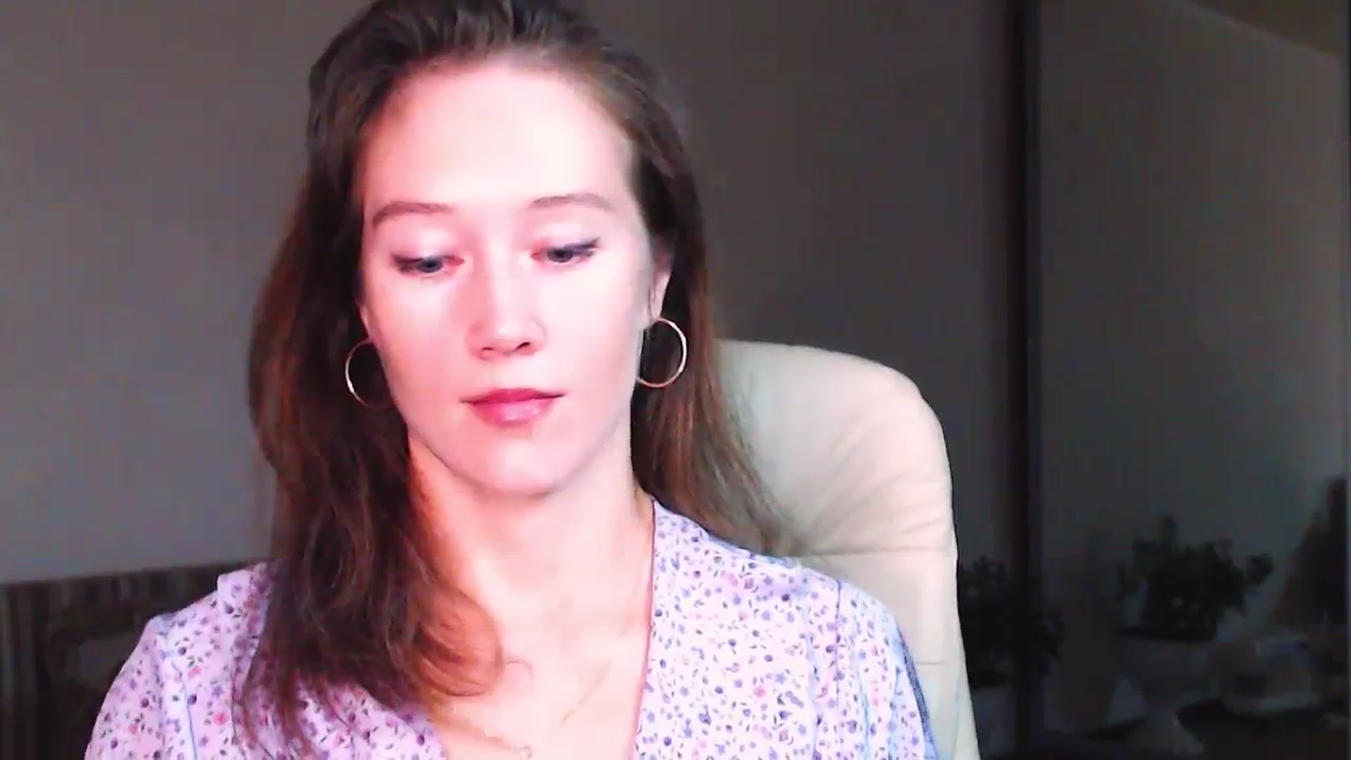 Gallery image thumbnail from ALYONKA__'s myfreecams stream on, 08/12/2023, 21:09 image 10 of 20