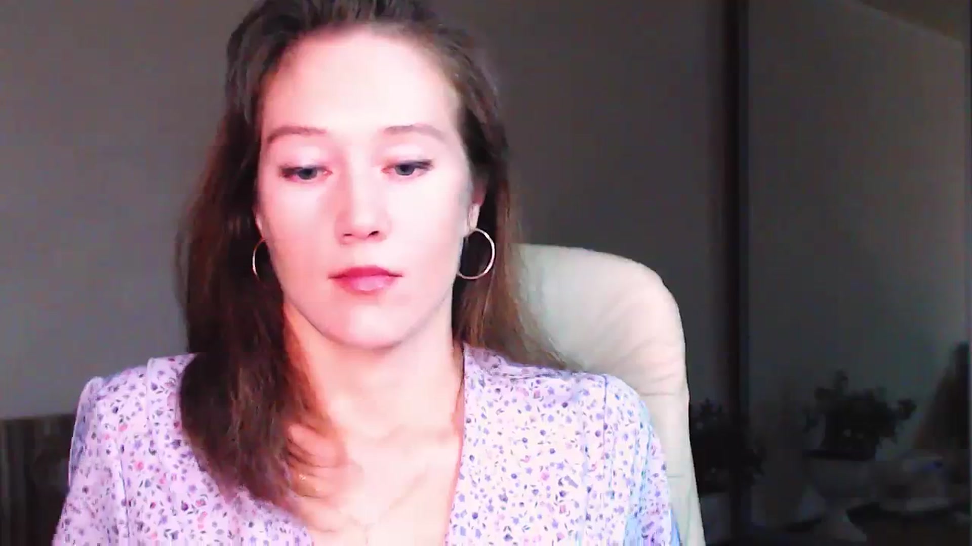 Gallery image thumbnail from ALYONKA__'s myfreecams stream on, 08/12/2023, 21:09 image 13 of 20