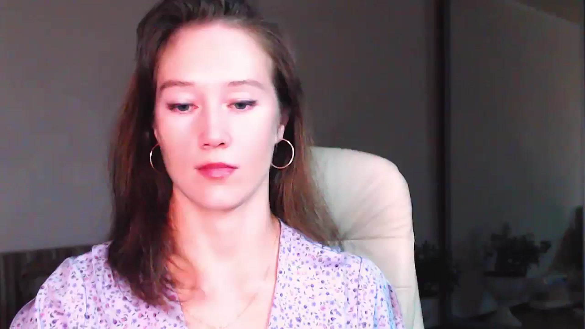 Gallery image thumbnail from ALYONKA__'s myfreecams stream on, 08/12/2023, 21:09 image 16 of 20