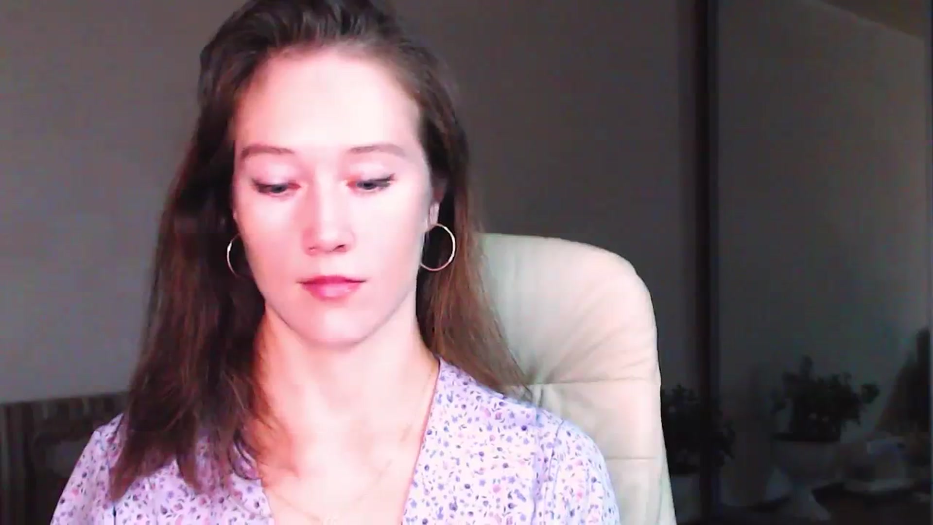 Gallery image thumbnail from ALYONKA__'s myfreecams stream on, 08/12/2023, 21:09 image 17 of 20