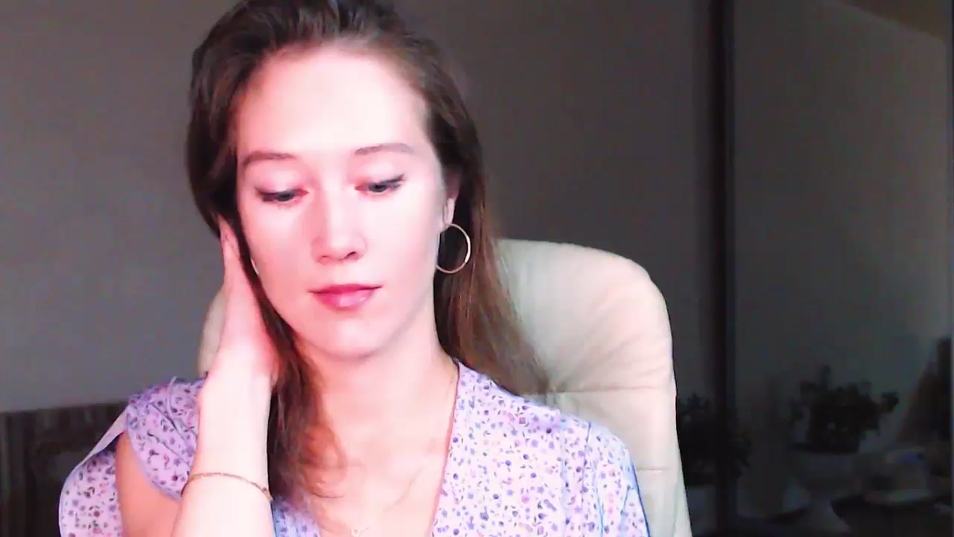 Gallery image thumbnail from ALYONKA__'s myfreecams stream on, 08/12/2023, 21:09 image 12 of 20