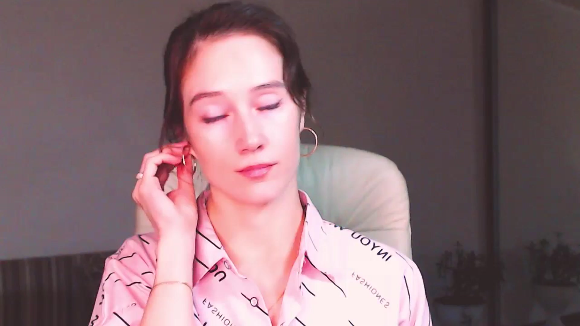 Gallery image thumbnail from ALYONKA__'s myfreecams stream on, 09/16/2023, 20:49 image 10 of 20