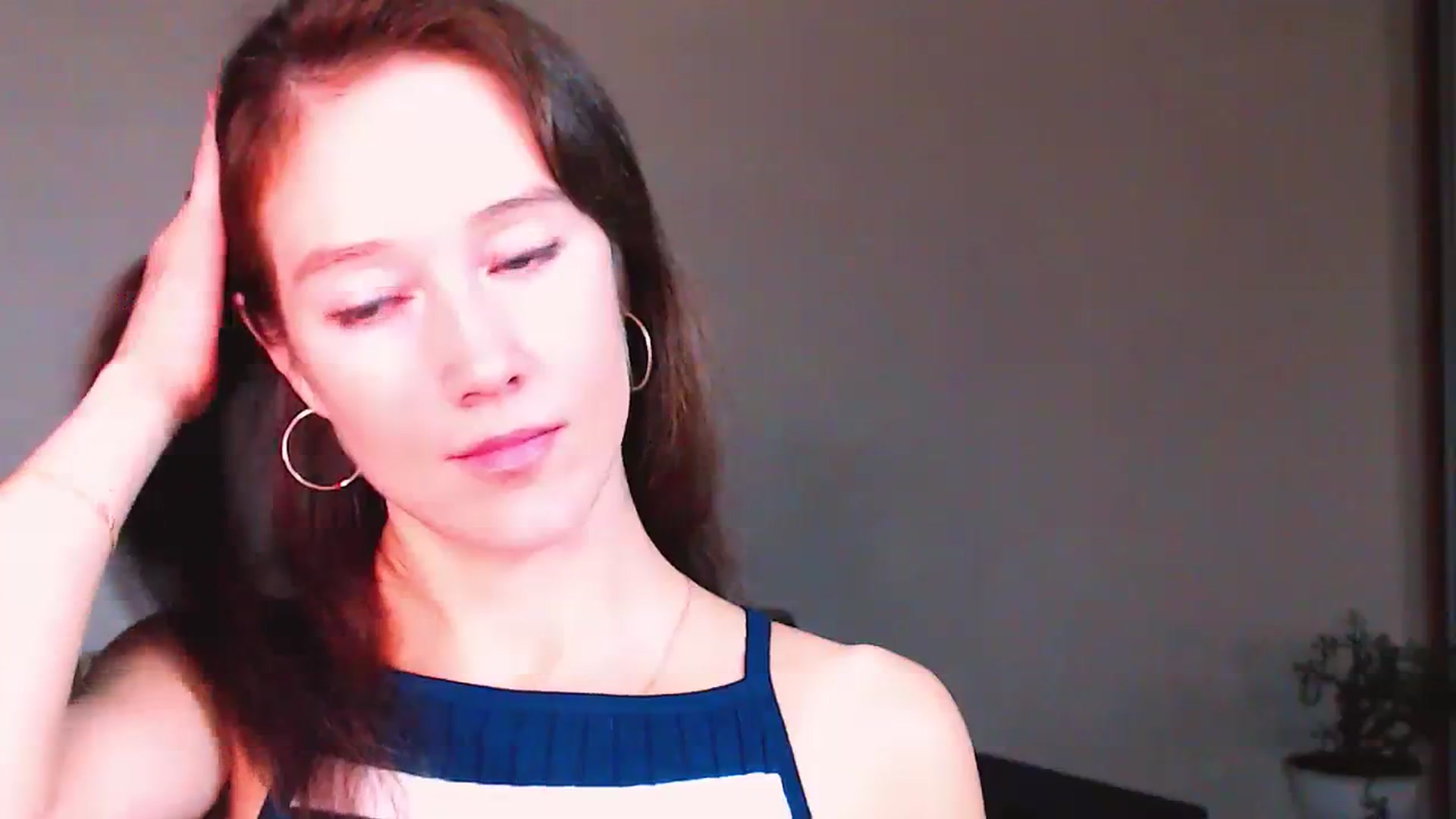 Gallery image thumbnail from ALYONKA__'s myfreecams stream on, 09/23/2023, 22:45 image 18 of 20