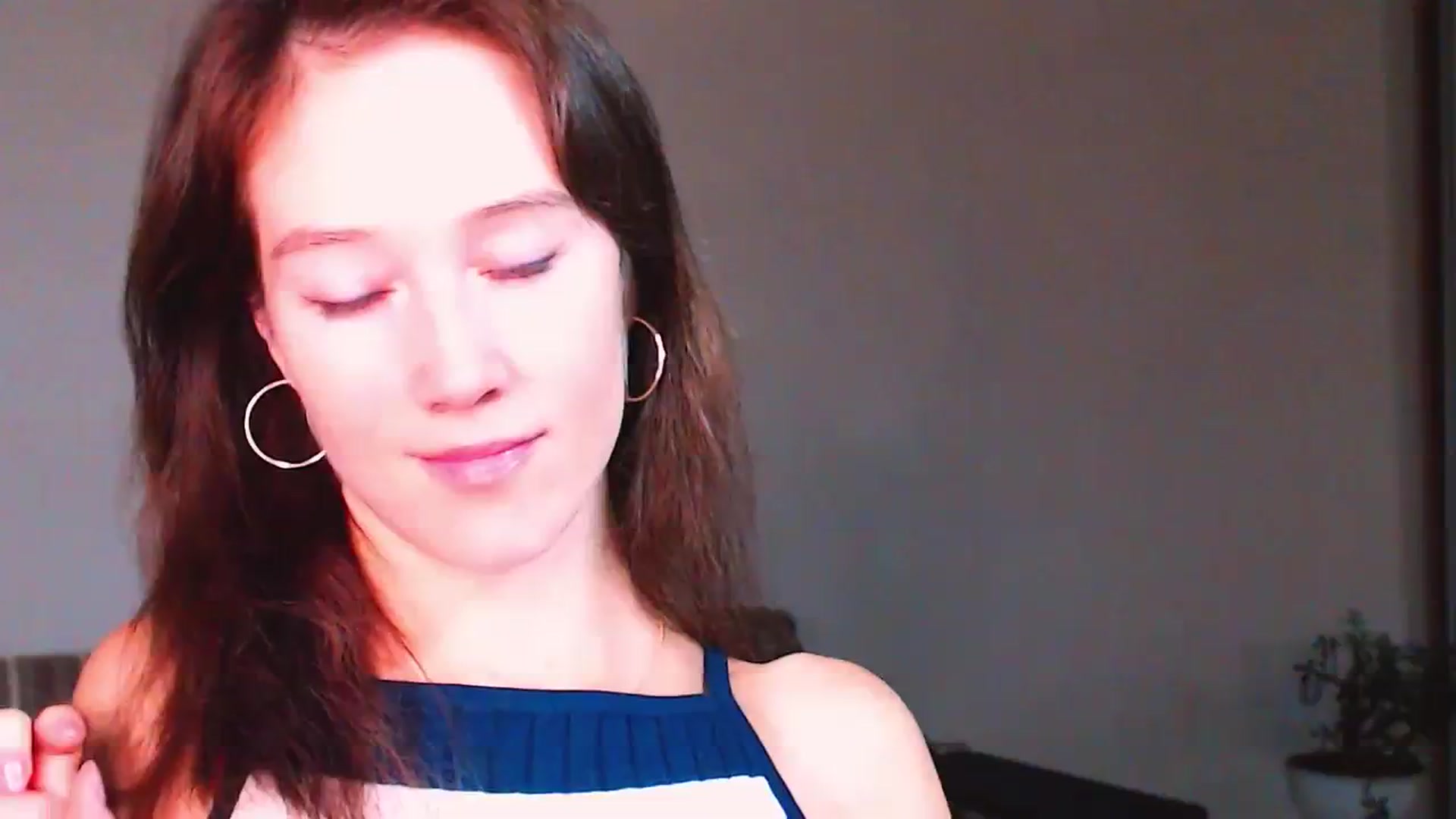 Gallery image thumbnail from ALYONKA__'s myfreecams stream on, 09/23/2023, 22:45 image 6 of 20