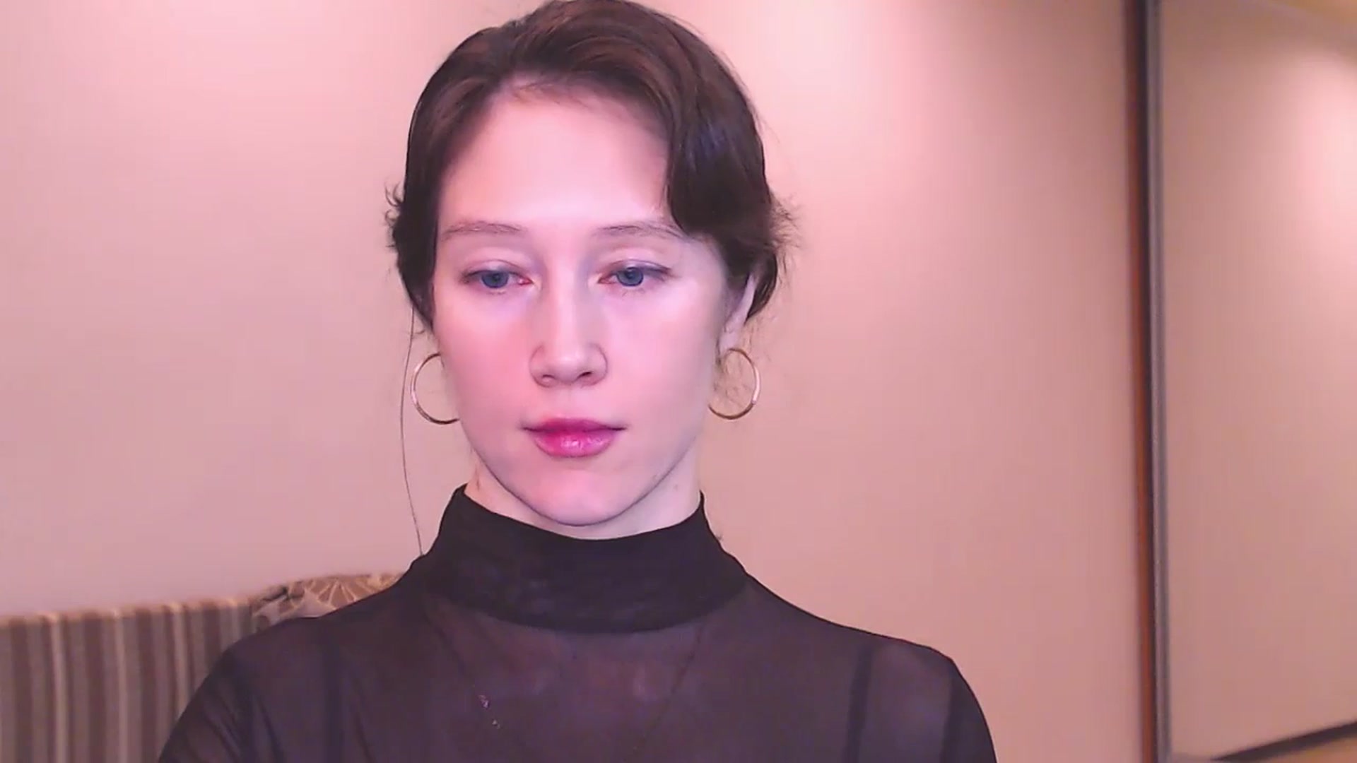 Gallery image thumbnail from ALYONKA__'s myfreecams stream on, 04/27/2024, 21:57 image 2 of 20