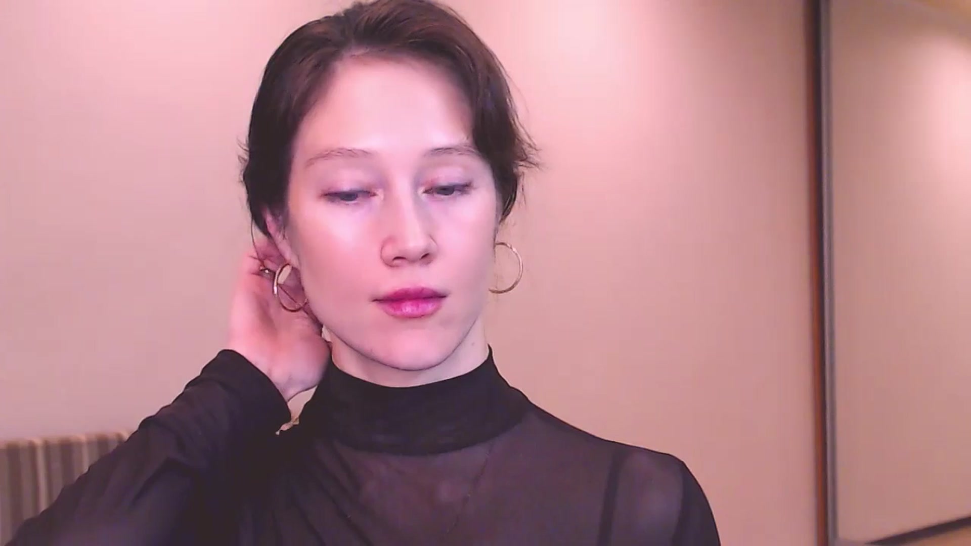 Gallery image thumbnail from ALYONKA__'s myfreecams stream on, 04/27/2024, 21:57 image 5 of 20