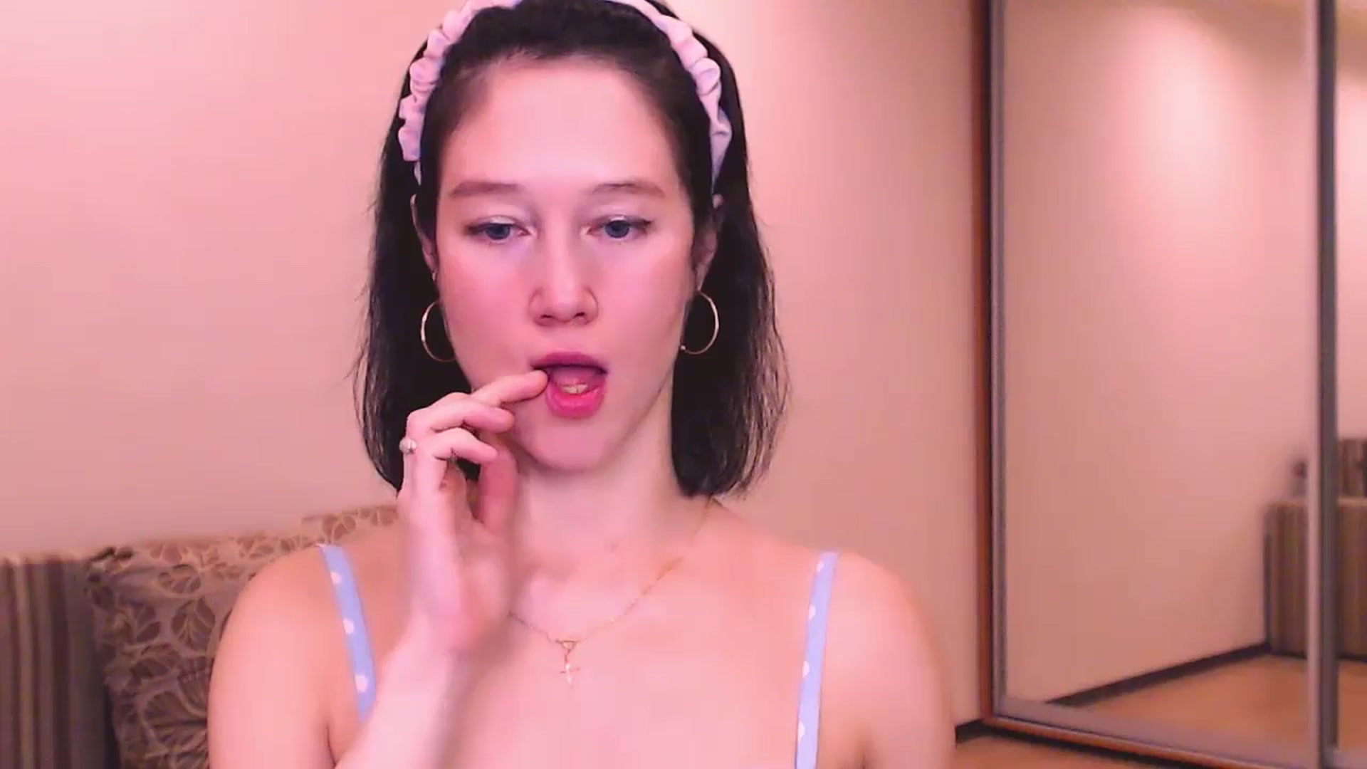 Gallery image thumbnail from ALYONKA__'s myfreecams stream on, 07/06/2024, 21:00 image 7 of 20