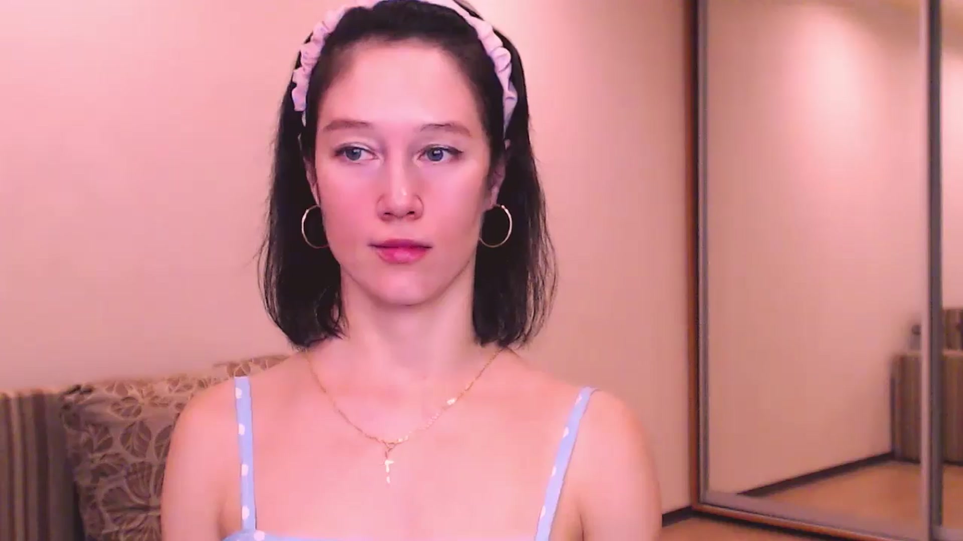 Gallery image thumbnail from ALYONKA__'s myfreecams stream on, 07/06/2024, 21:00 image 8 of 20