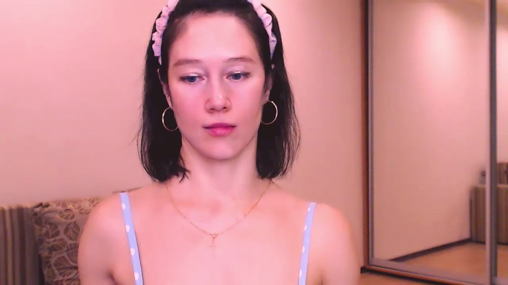 Gallery image thumbnail from ALYONKA__'s myfreecams stream on, 07/06/2024, 21:00 image 12 of 20