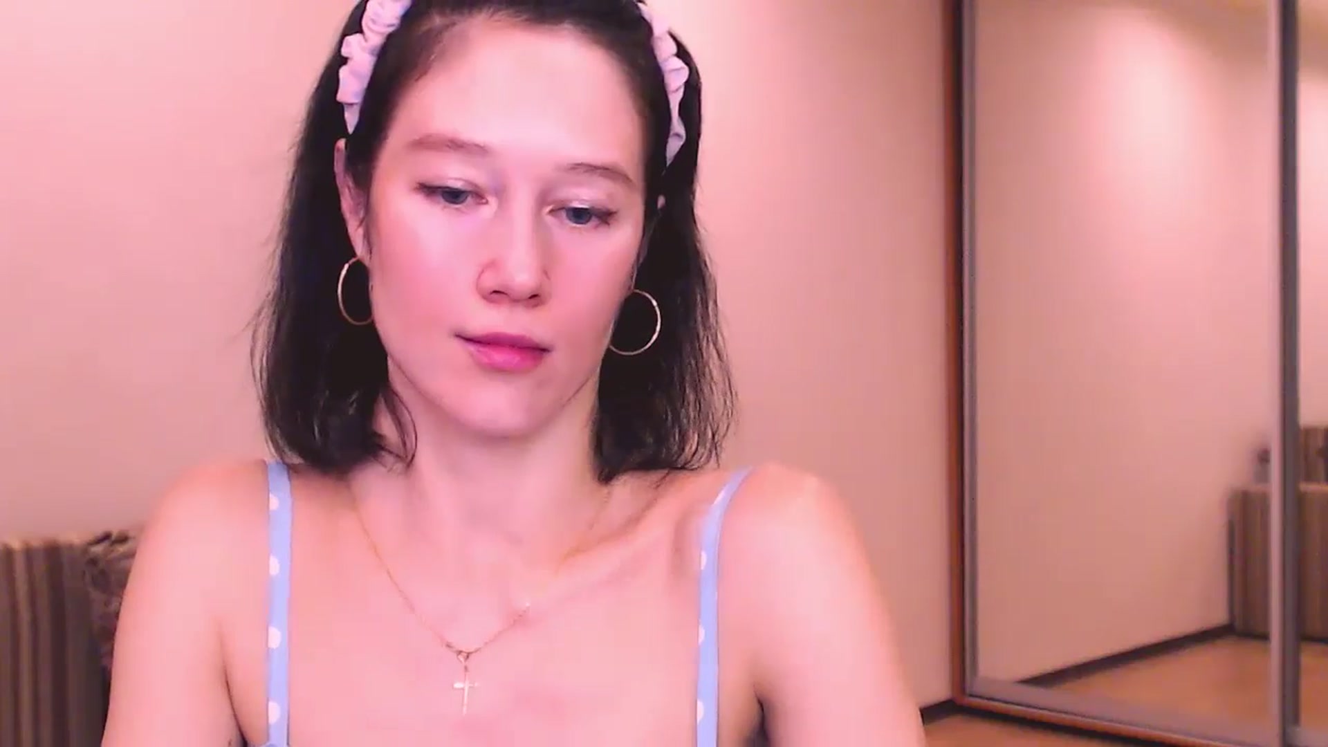 Gallery image thumbnail from ALYONKA__'s myfreecams stream on, 07/06/2024, 21:00 image 2 of 20
