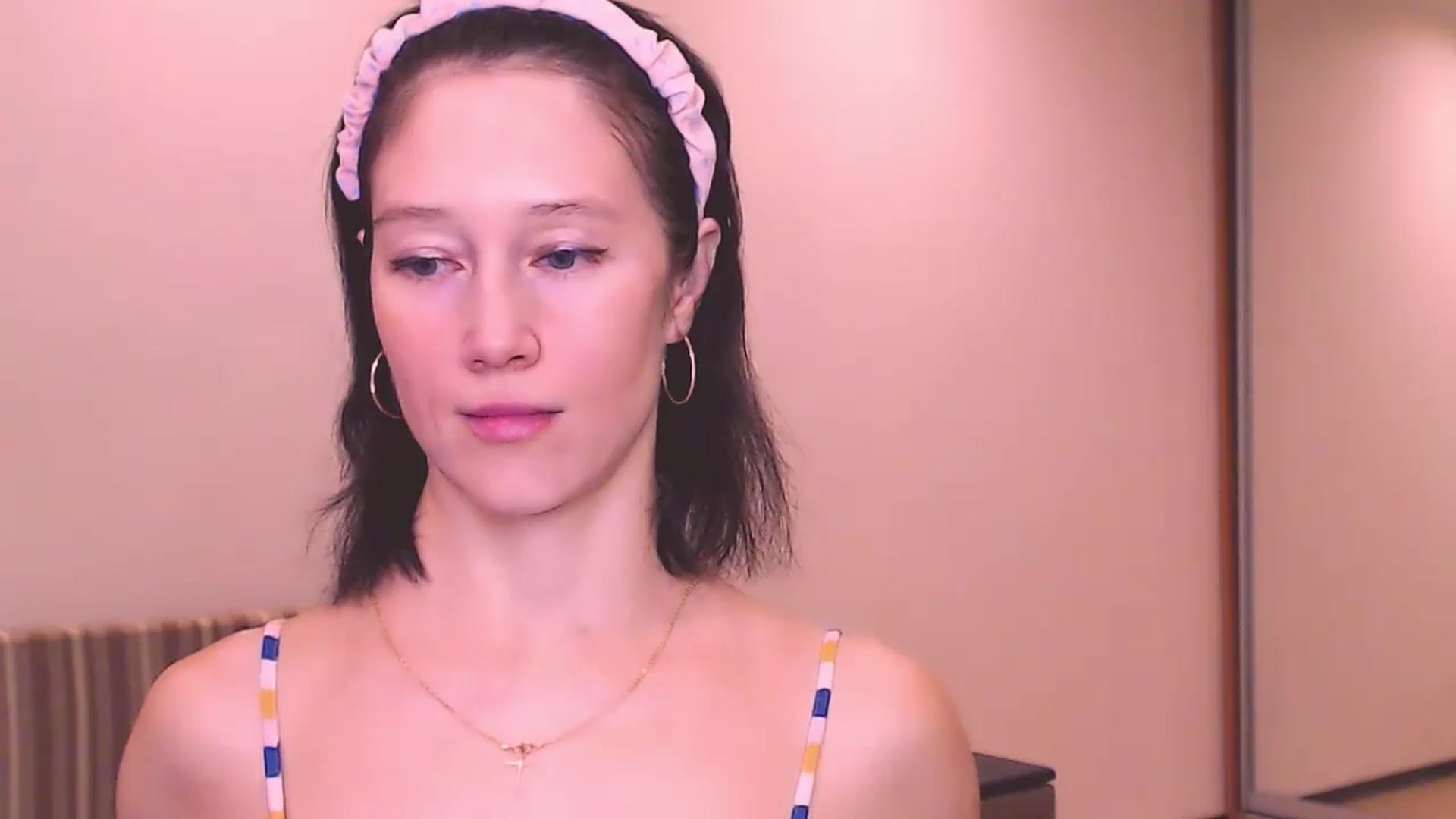 Gallery image thumbnail from ALYONKA__'s myfreecams stream on, 07/20/2024, 20:14 image 7 of 20