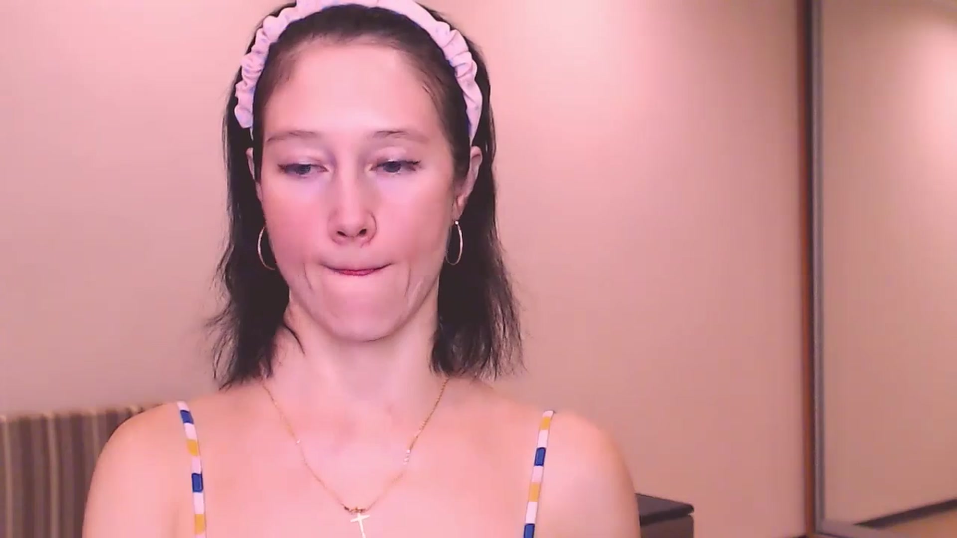 Gallery image thumbnail from ALYONKA__'s myfreecams stream on, 07/20/2024, 20:14 image 11 of 20